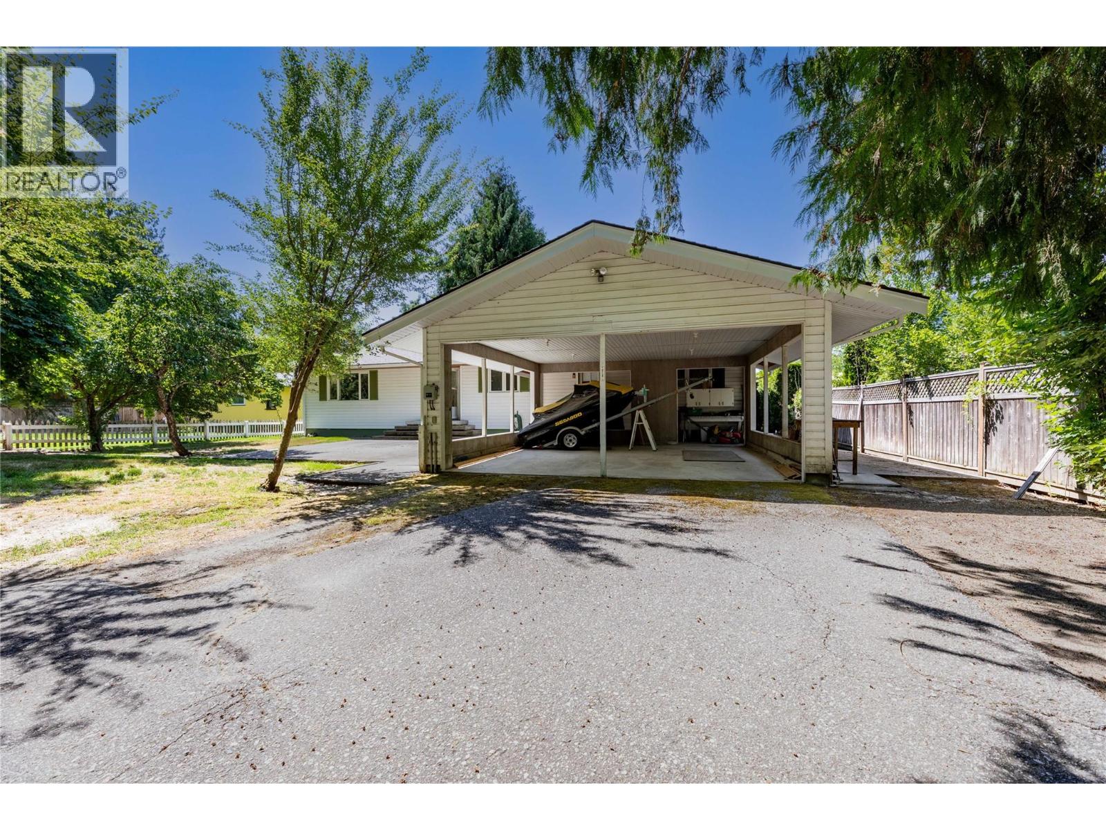 413 97a Highway Property Photo 27
