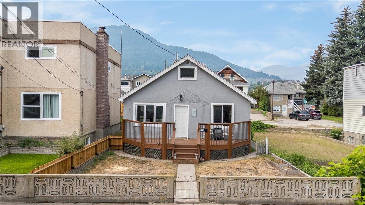 1430 Third Avenue Property Photo 1