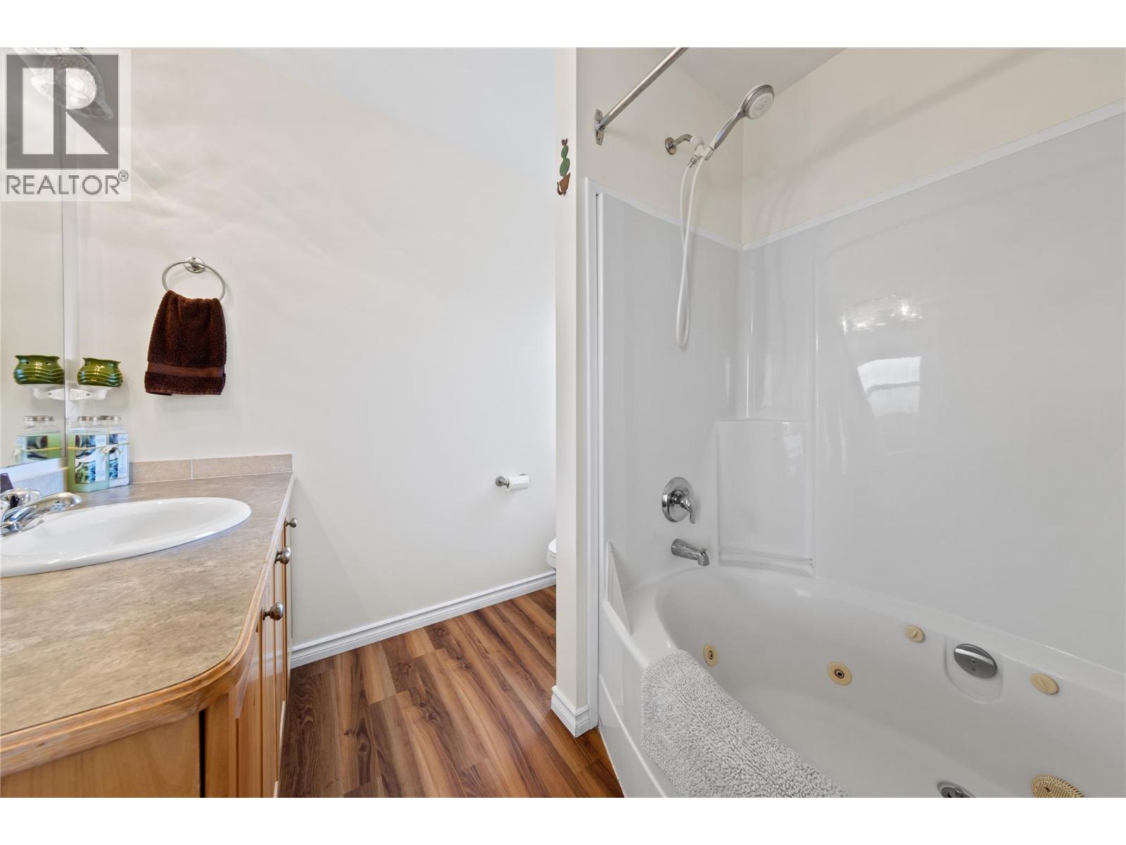 7832 Squilax-anglemont Road Property Photo 15