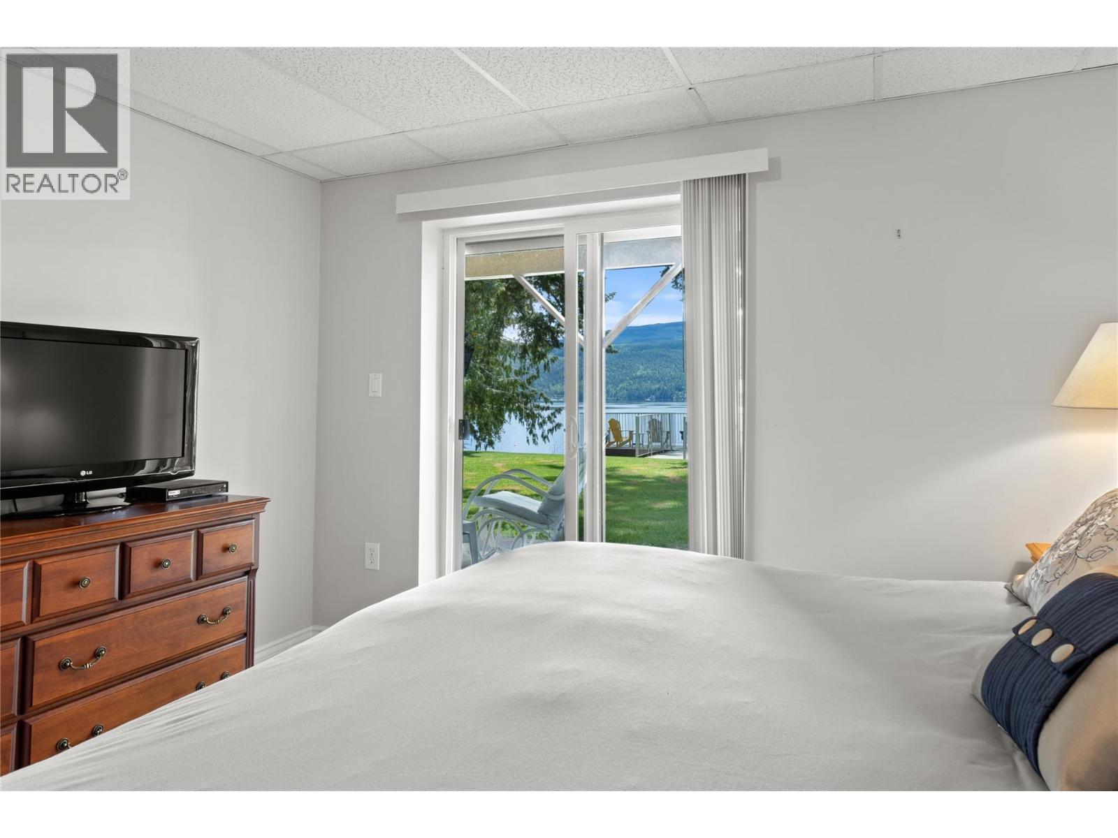 7832 Squilax-anglemont Road Property Photo 22