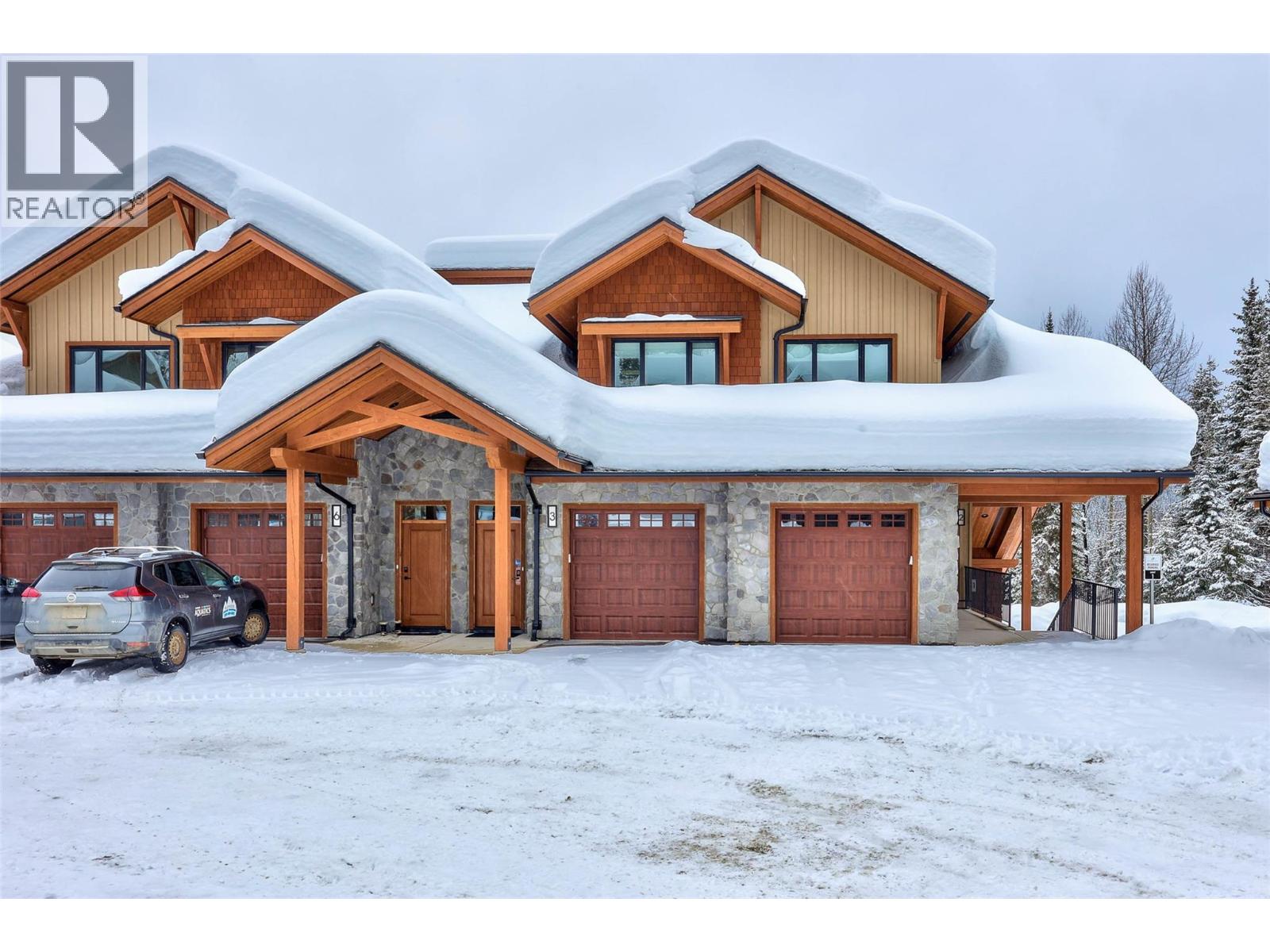 7005 MCGILLIVRAY LAKE Drive Unit# 21 Property Photo 1