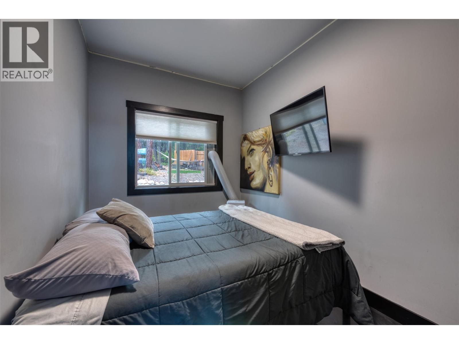 10795 Westshore Road Property Photo 12