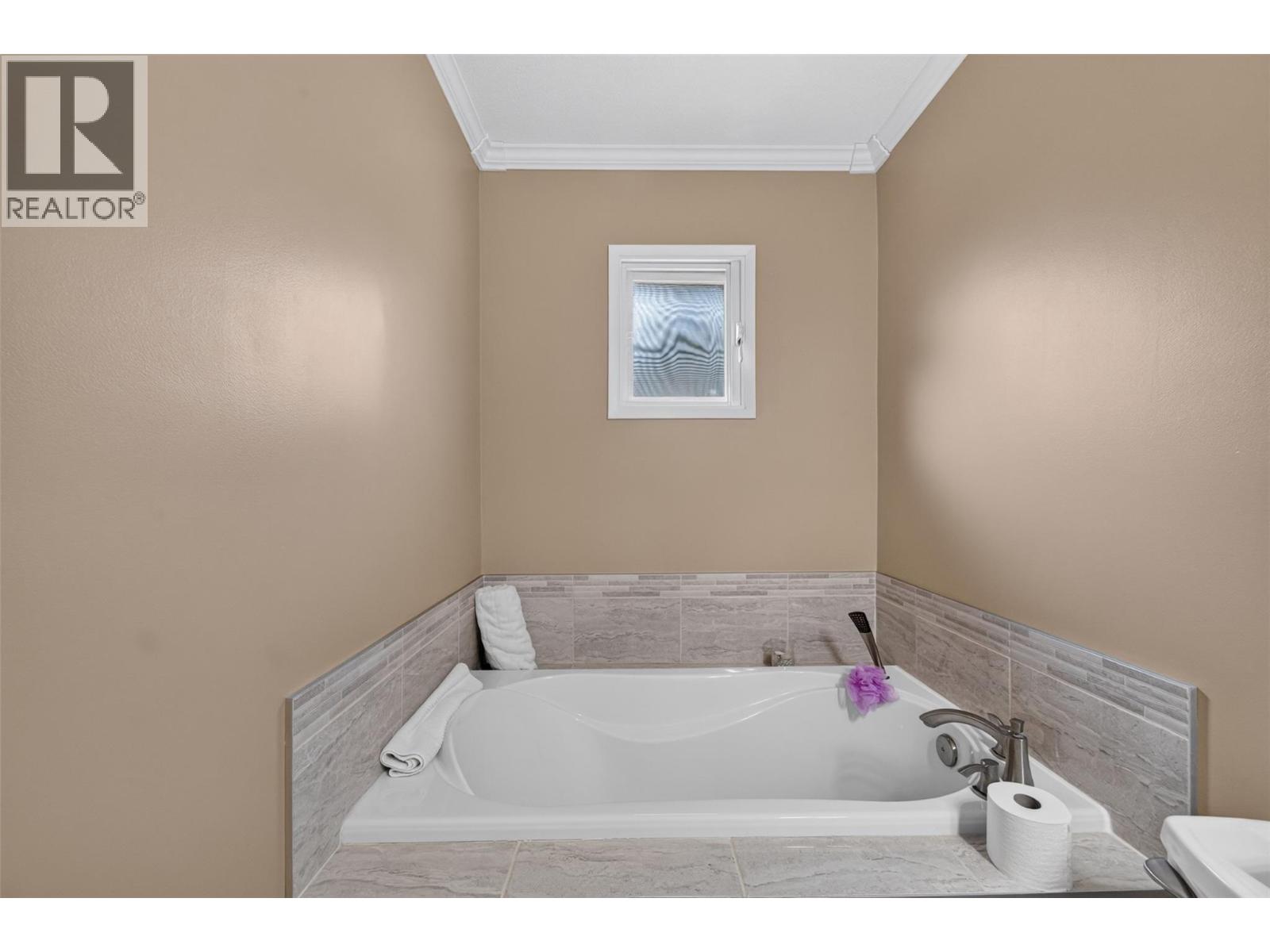 2730 5 Avenue Ne Property Photo 25