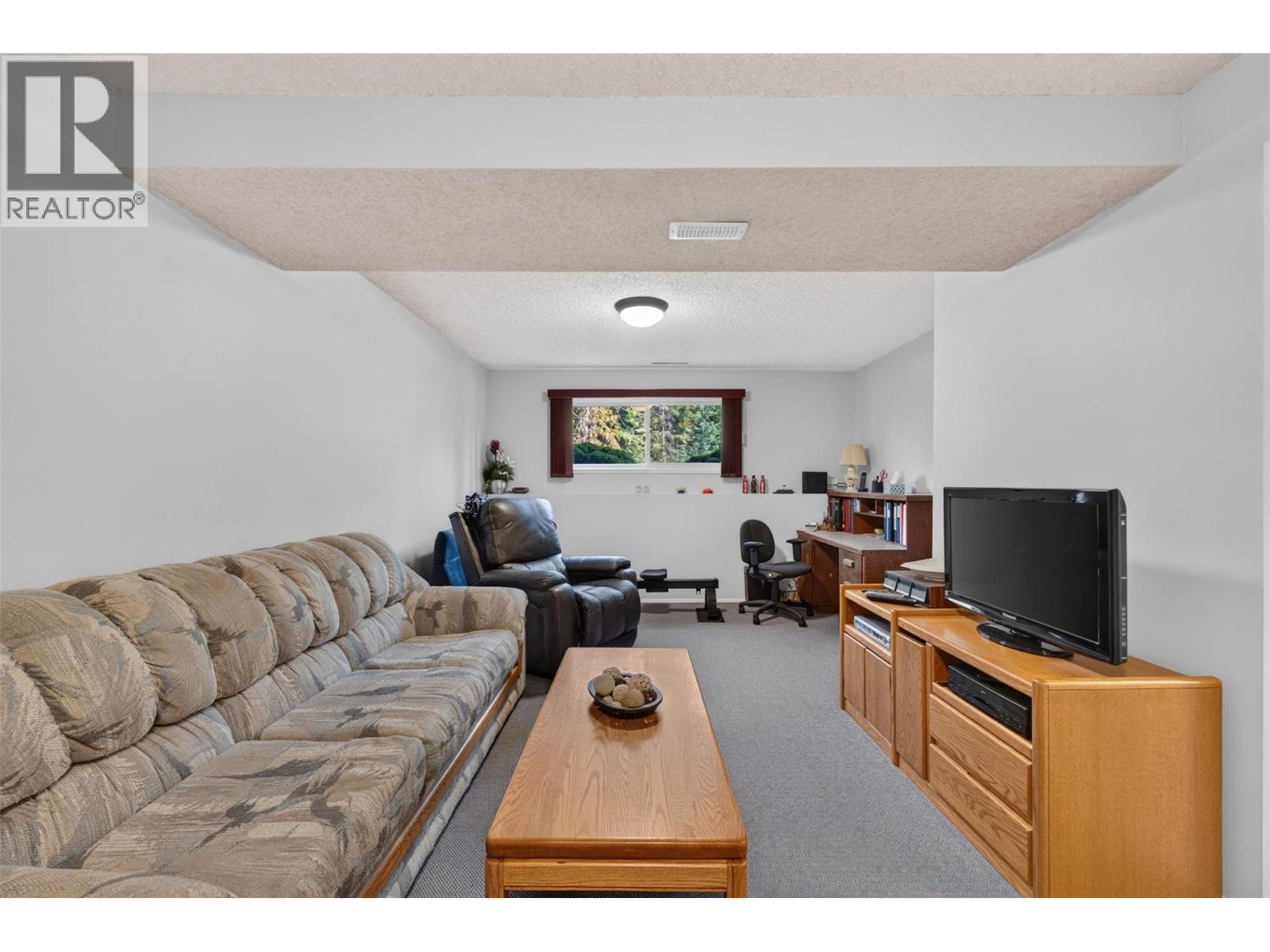 2730 5 Avenue Ne Property Photo 27
