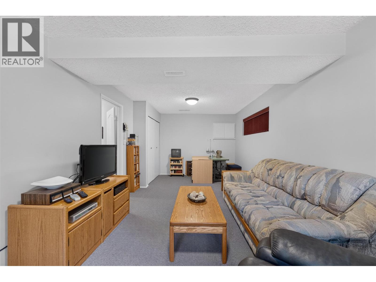 2730 5 Avenue Ne Property Photo 30