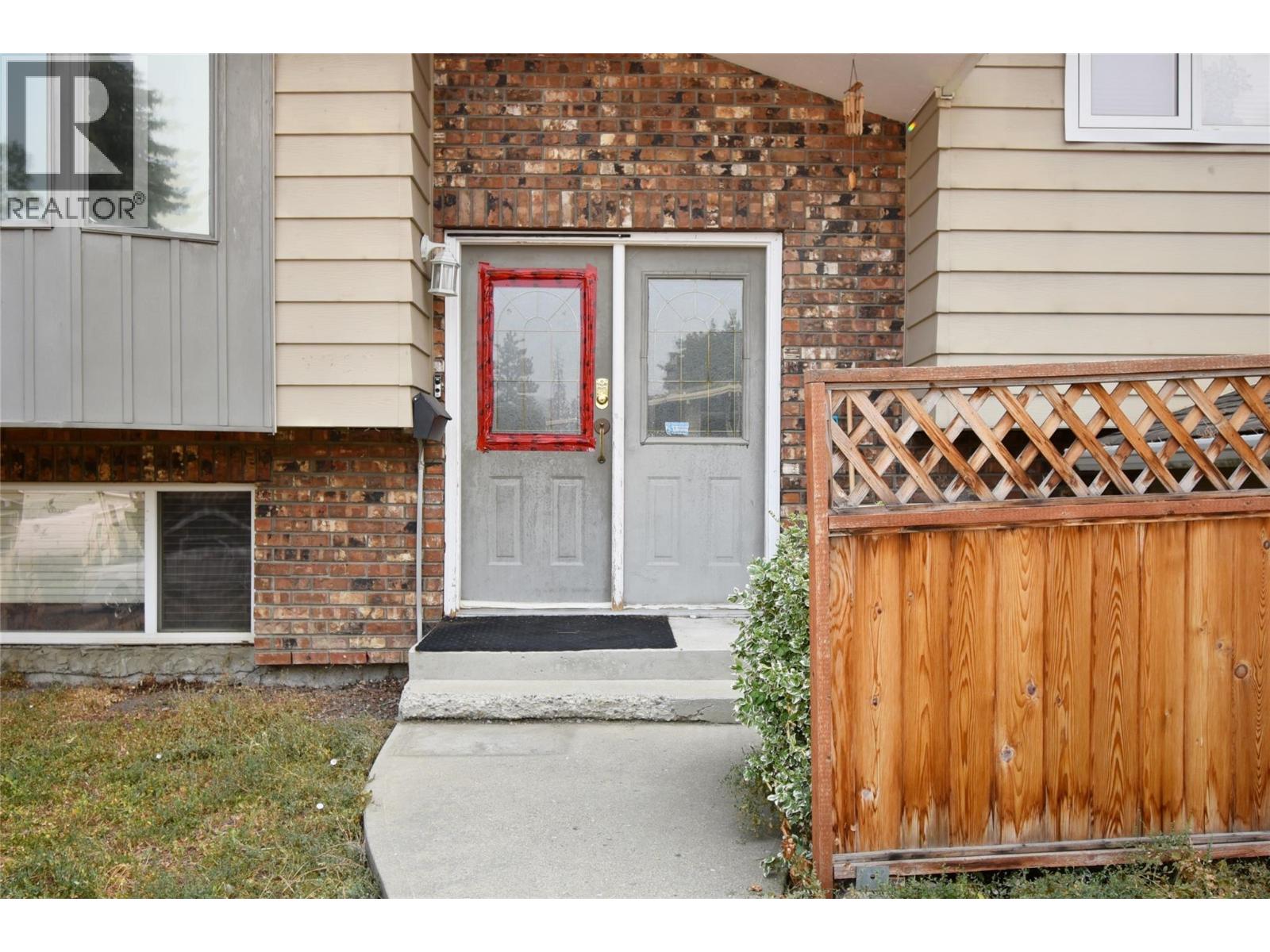3907 17 Street Property Photo 7