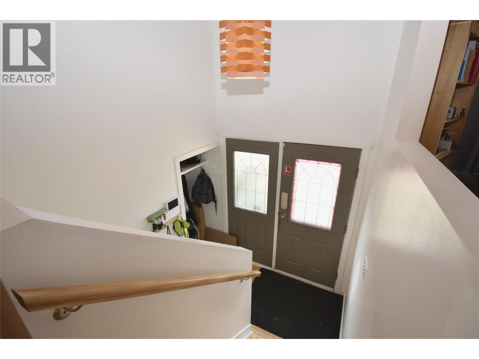 3907 17 Street Property Photo 9