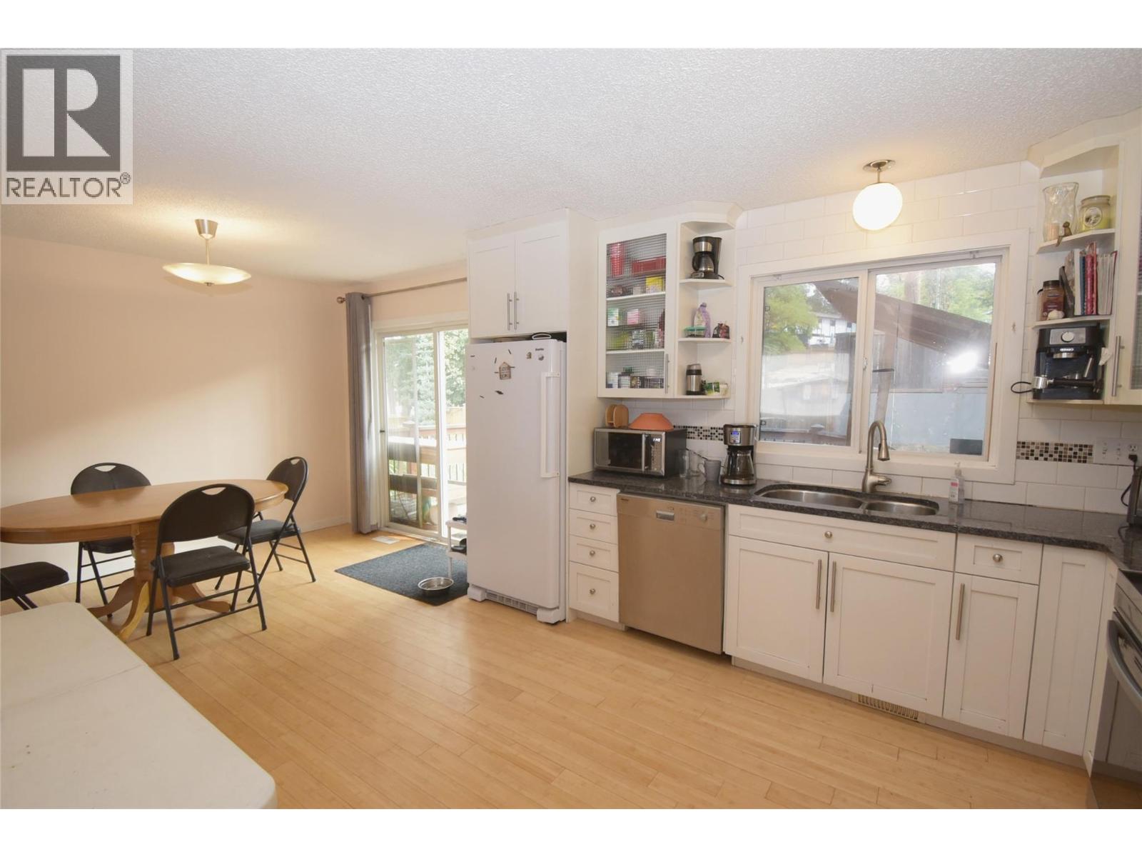 3907 17 Street Property Photo 20
