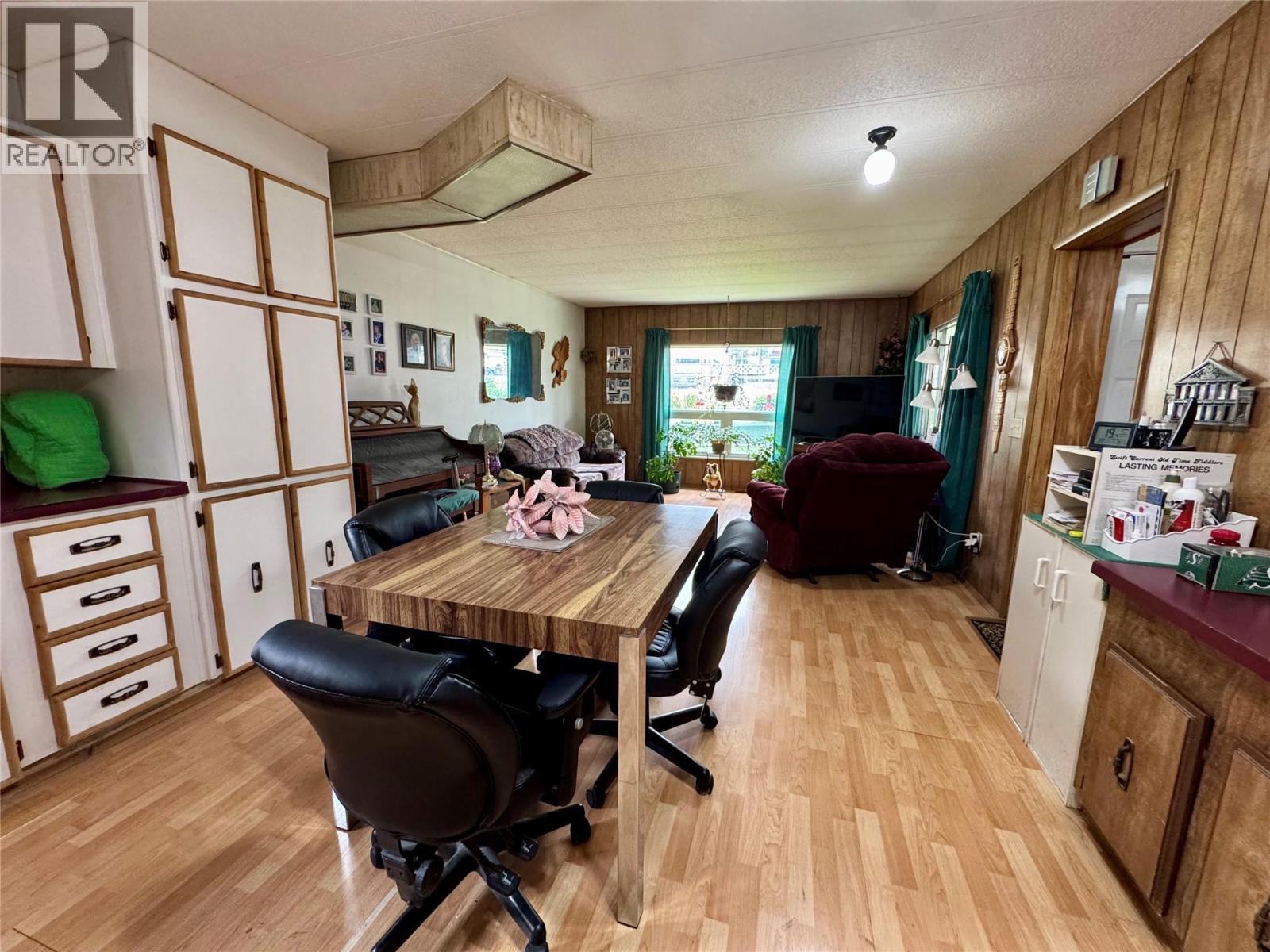 4784 Selkirk Avenue Property Photo 12