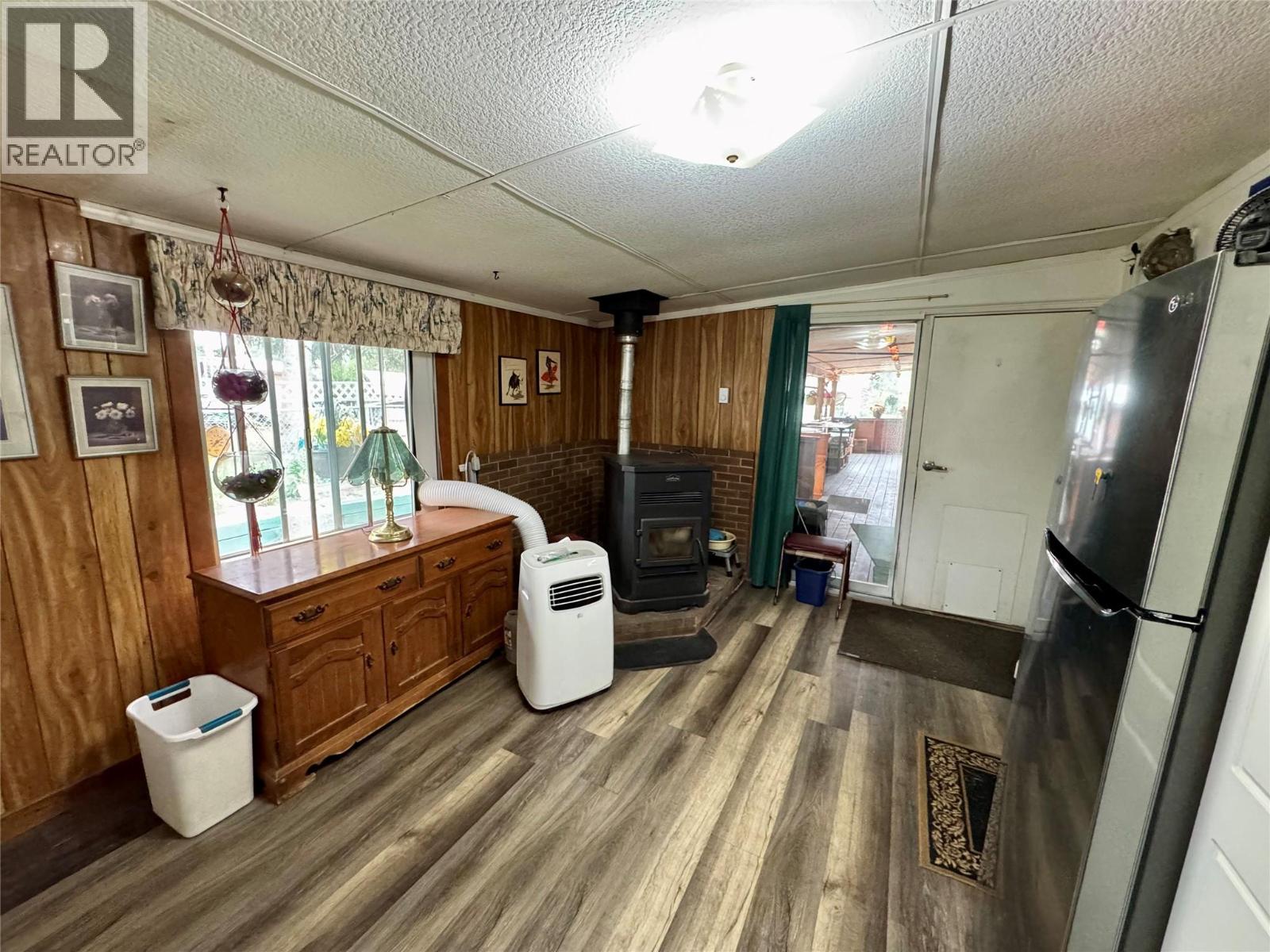 4784 Selkirk Avenue Property Photo 13