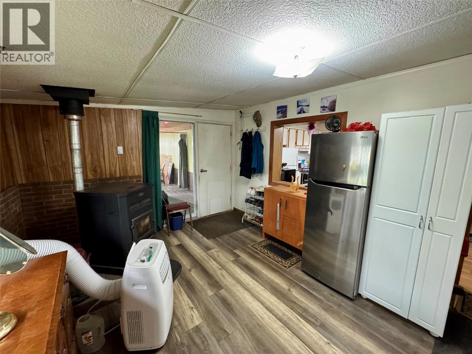 4784 Selkirk Avenue Property Photo 14