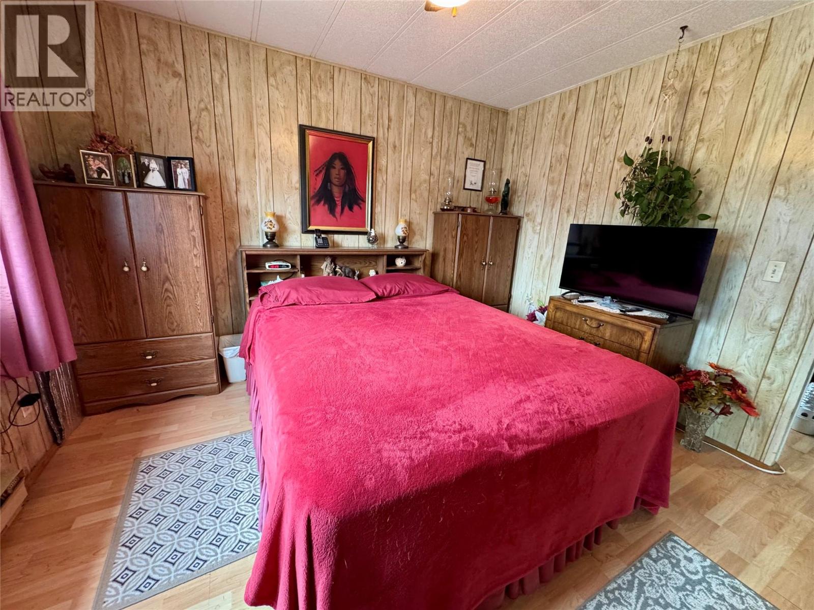 4784 Selkirk Avenue Property Photo 16