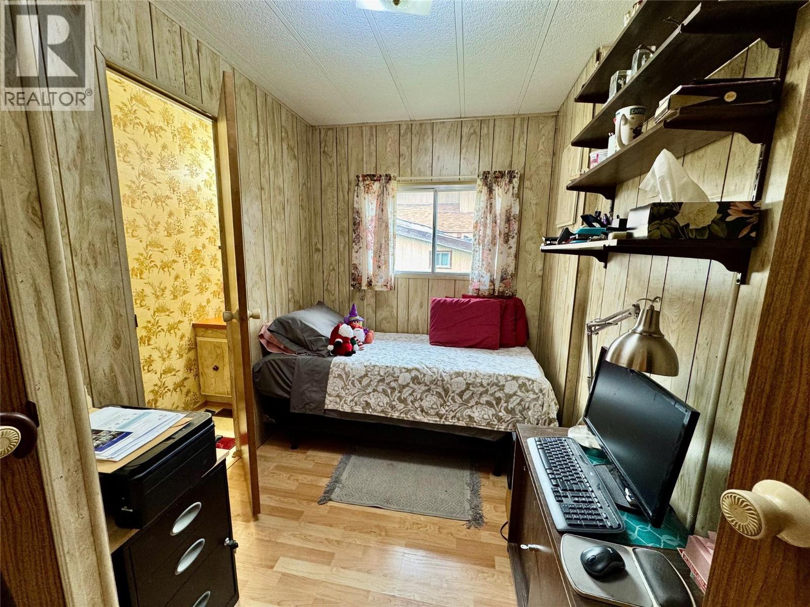 4784 Selkirk Avenue Property Photo 21