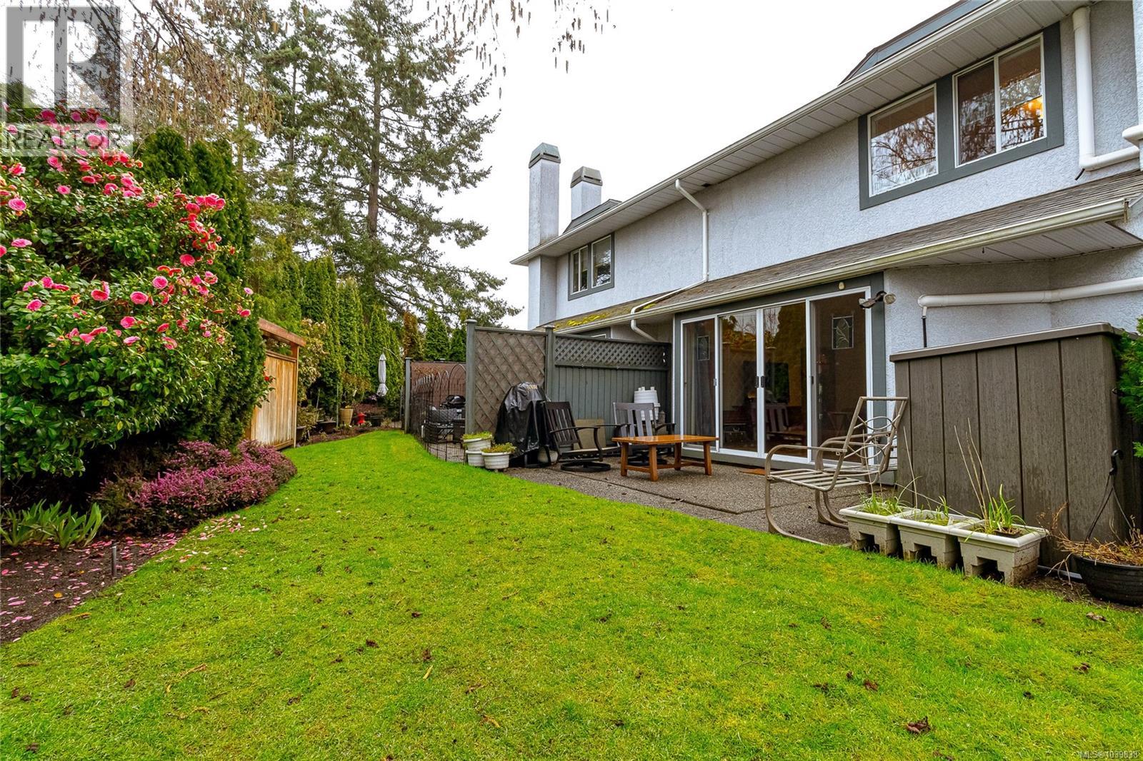 14 5110 Cordova Bay Rd Property Photo 25