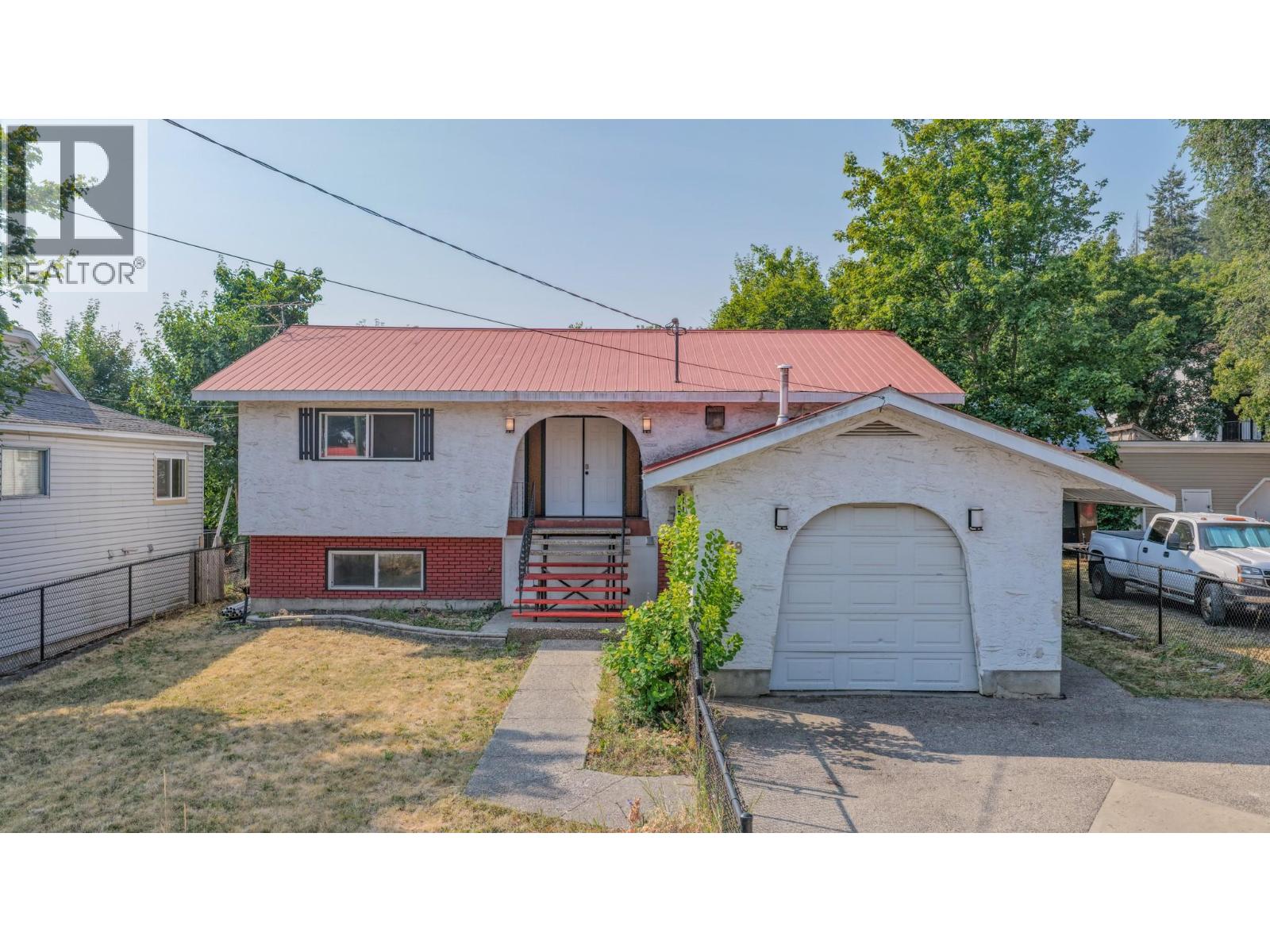 718 Russell Avenue Property Photo 1