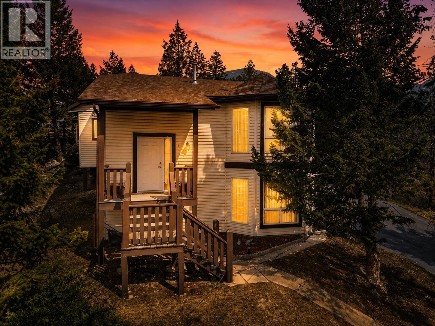 20b Wolf Crescent Property Photo 1