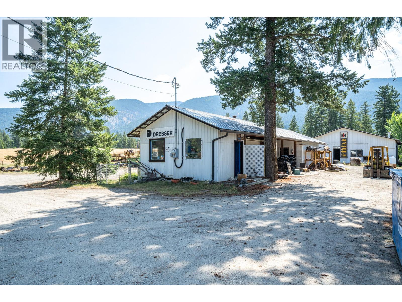 4274 97a Highway Property Photo 4