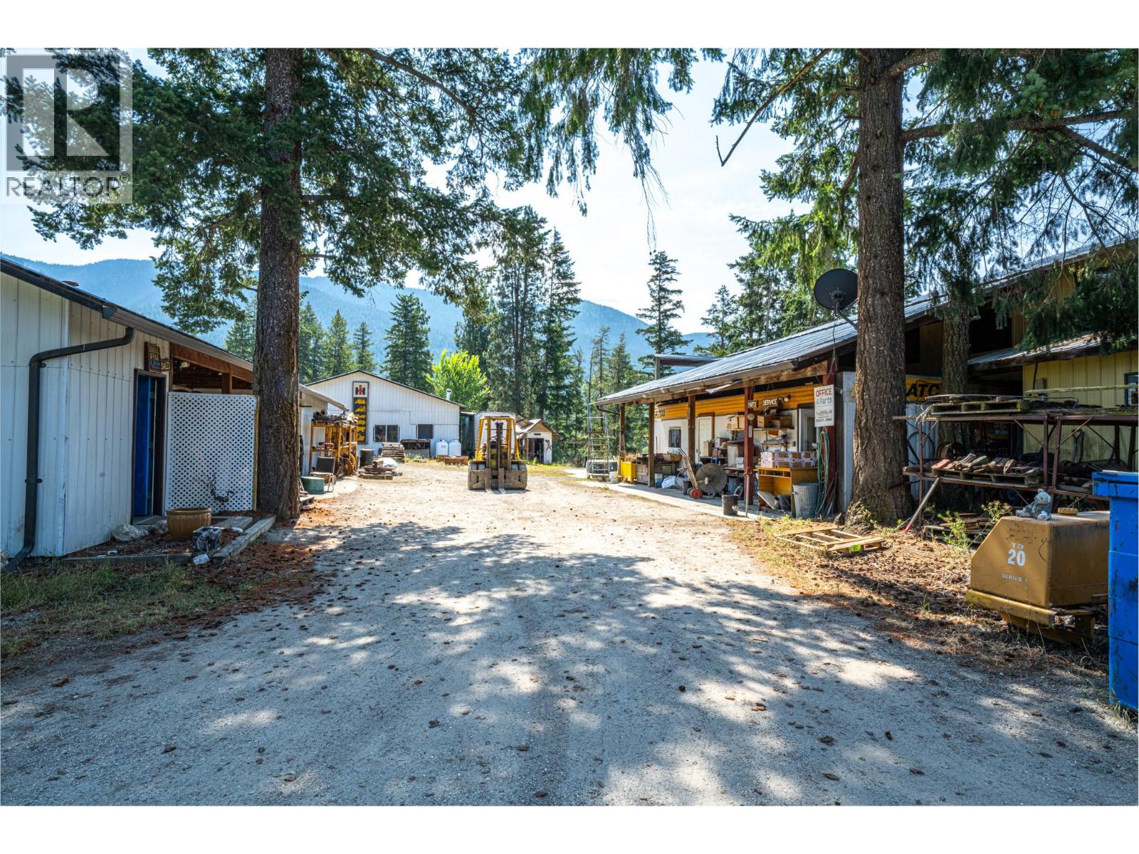 4274 97a Highway Property Photo 5