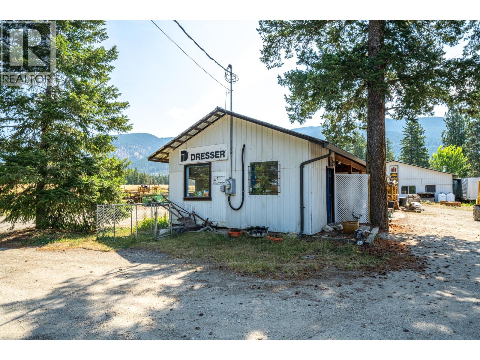 4274 97a Highway Property Photo 6