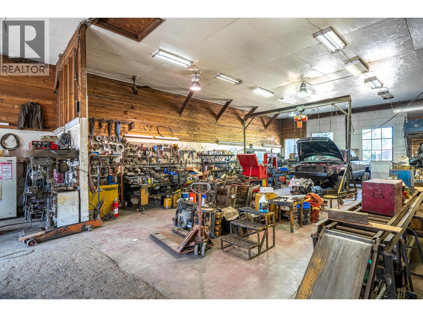 4274 97a Highway Property Photo 15