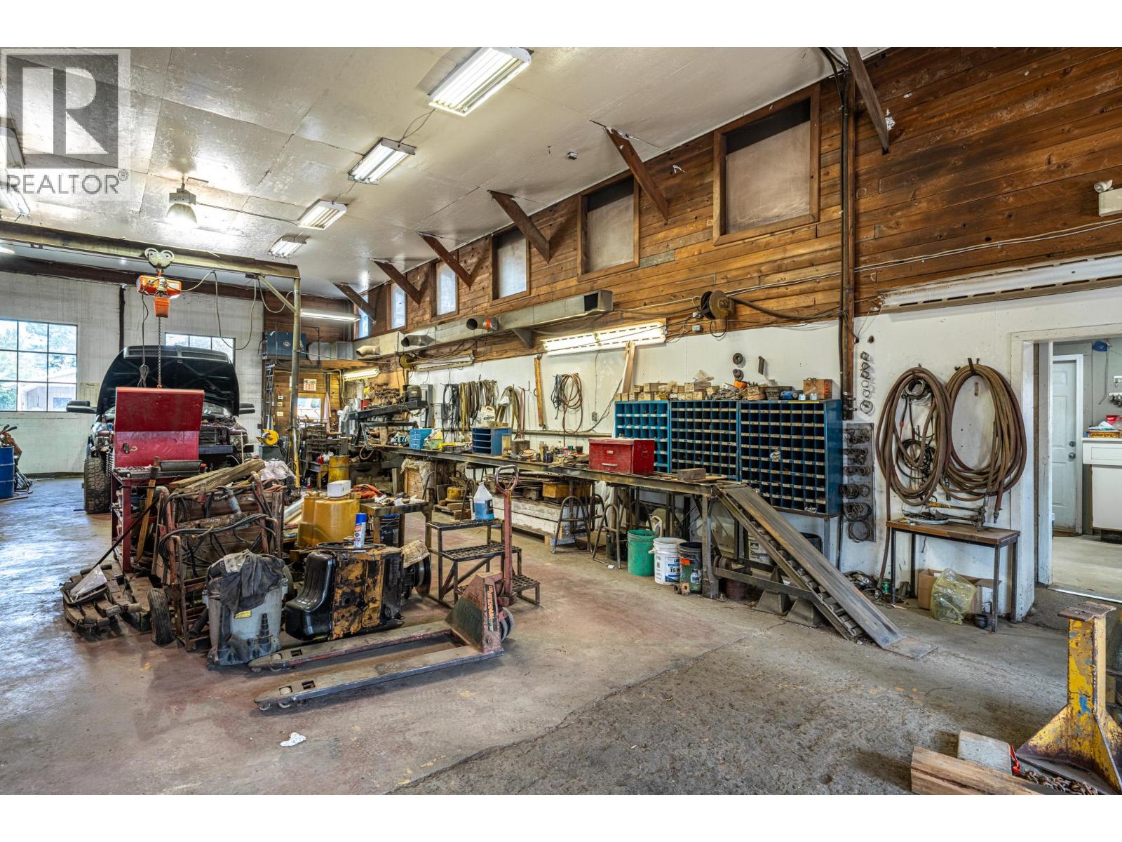 4274 97a Highway Property Photo 16