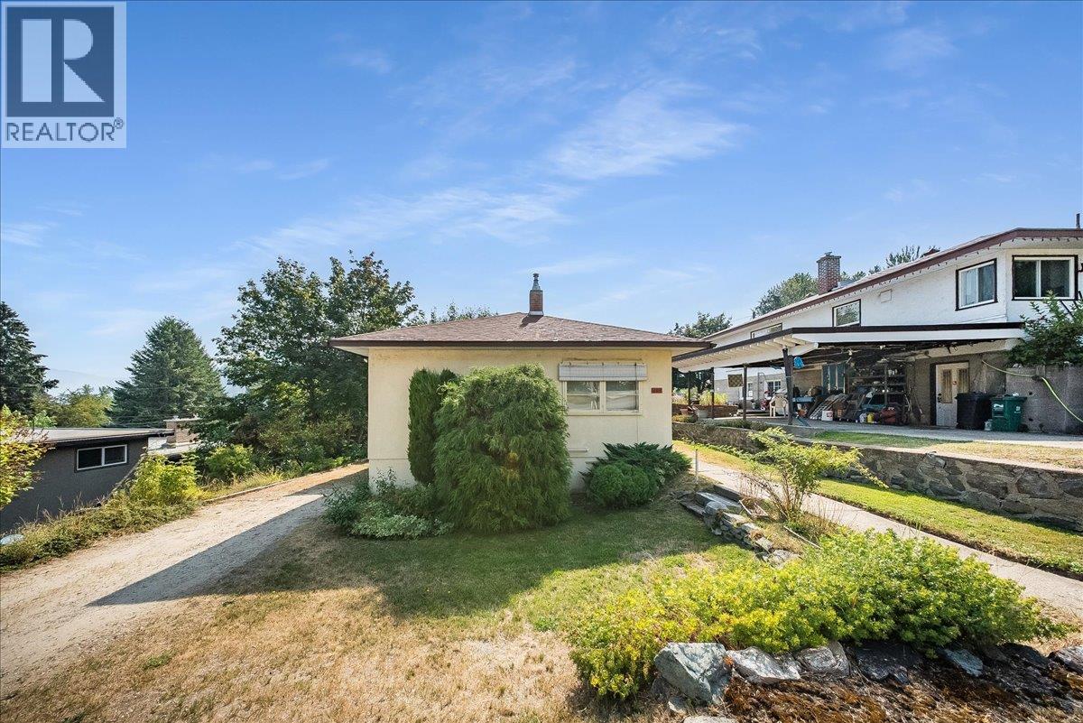 664 Forrest Drive Property Photo 1