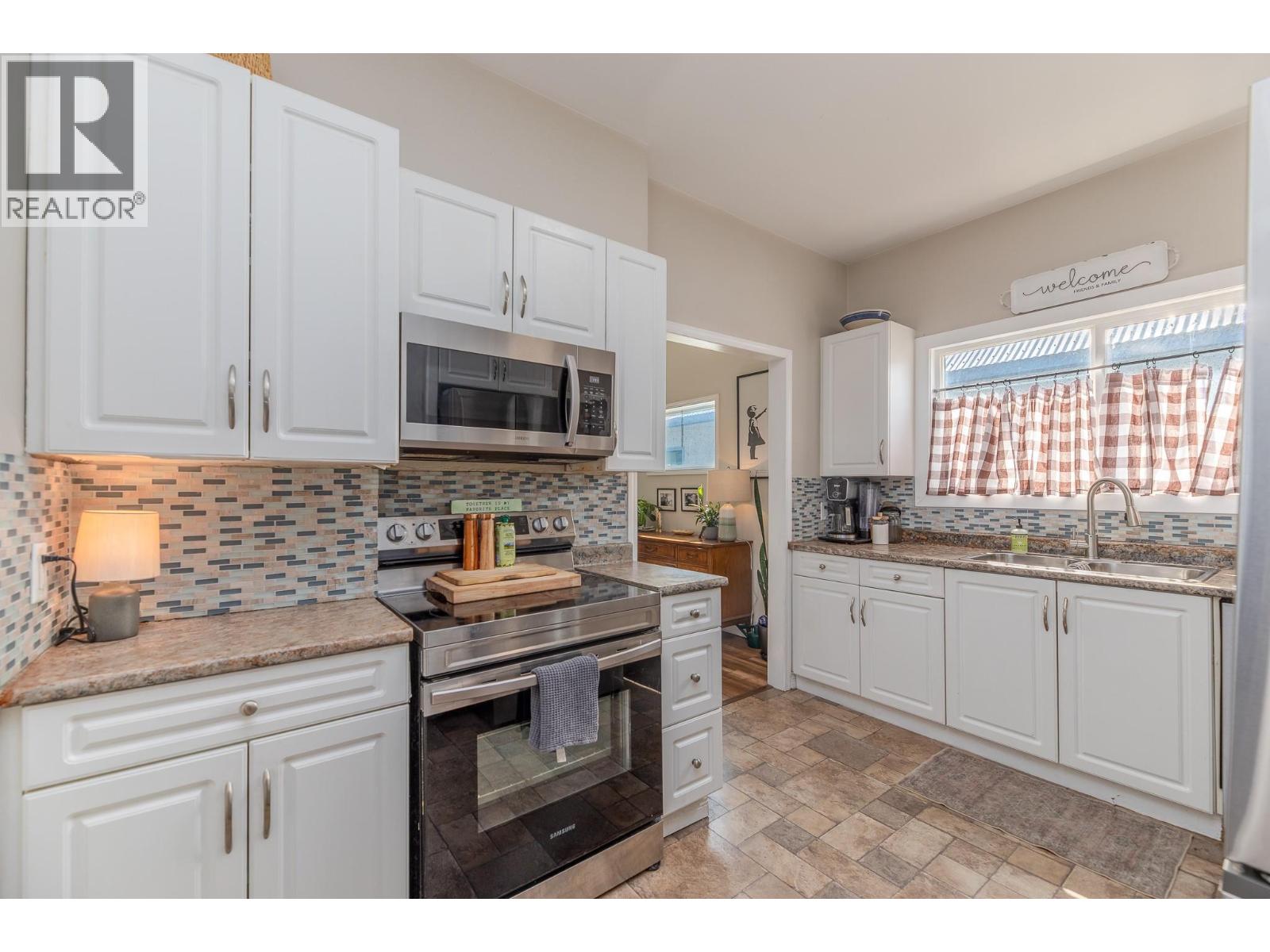 73 Kenley Avenue Property Photo 12