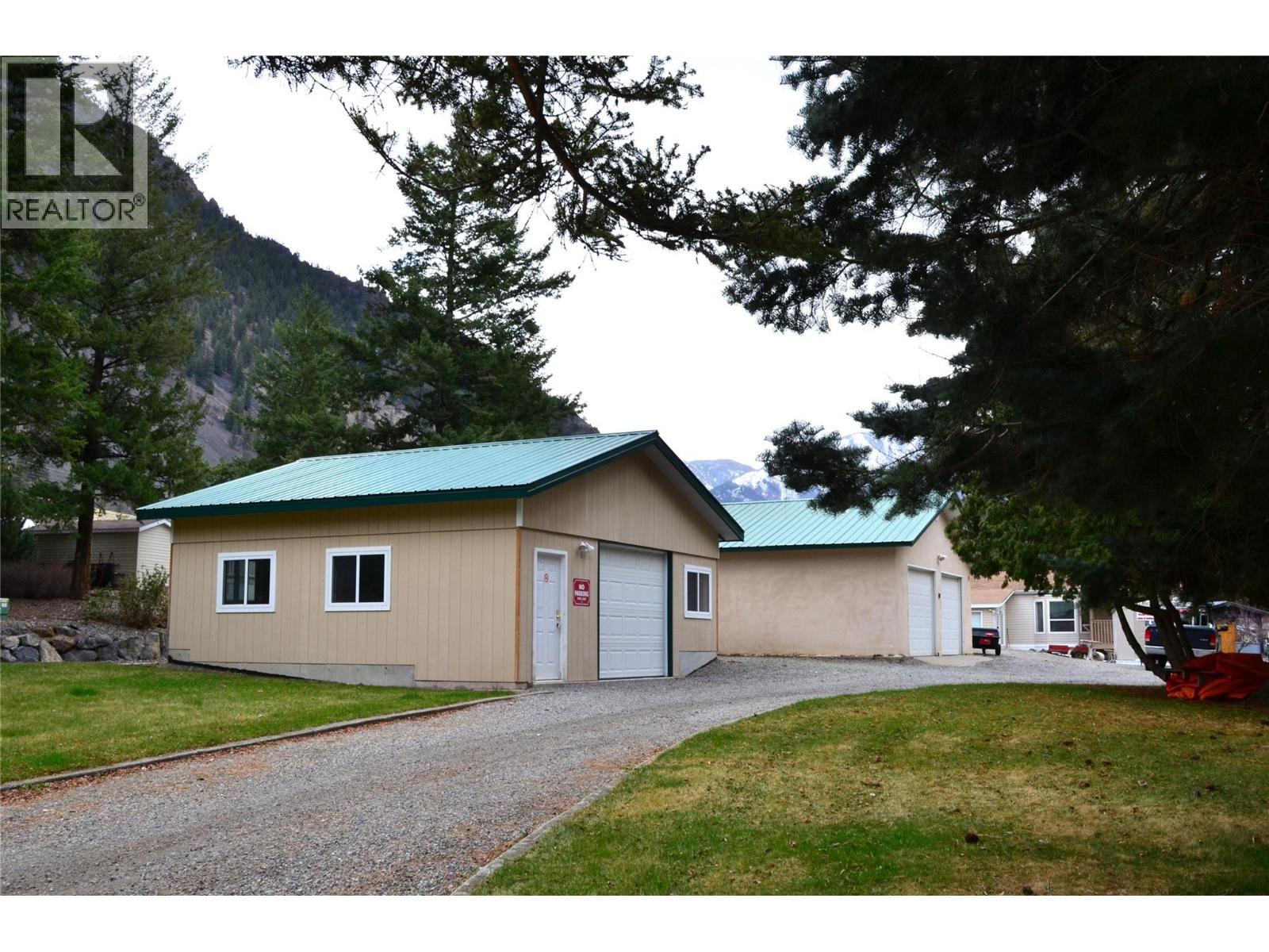 4354 Highway 3 Unit# 4 Property Photo 26
