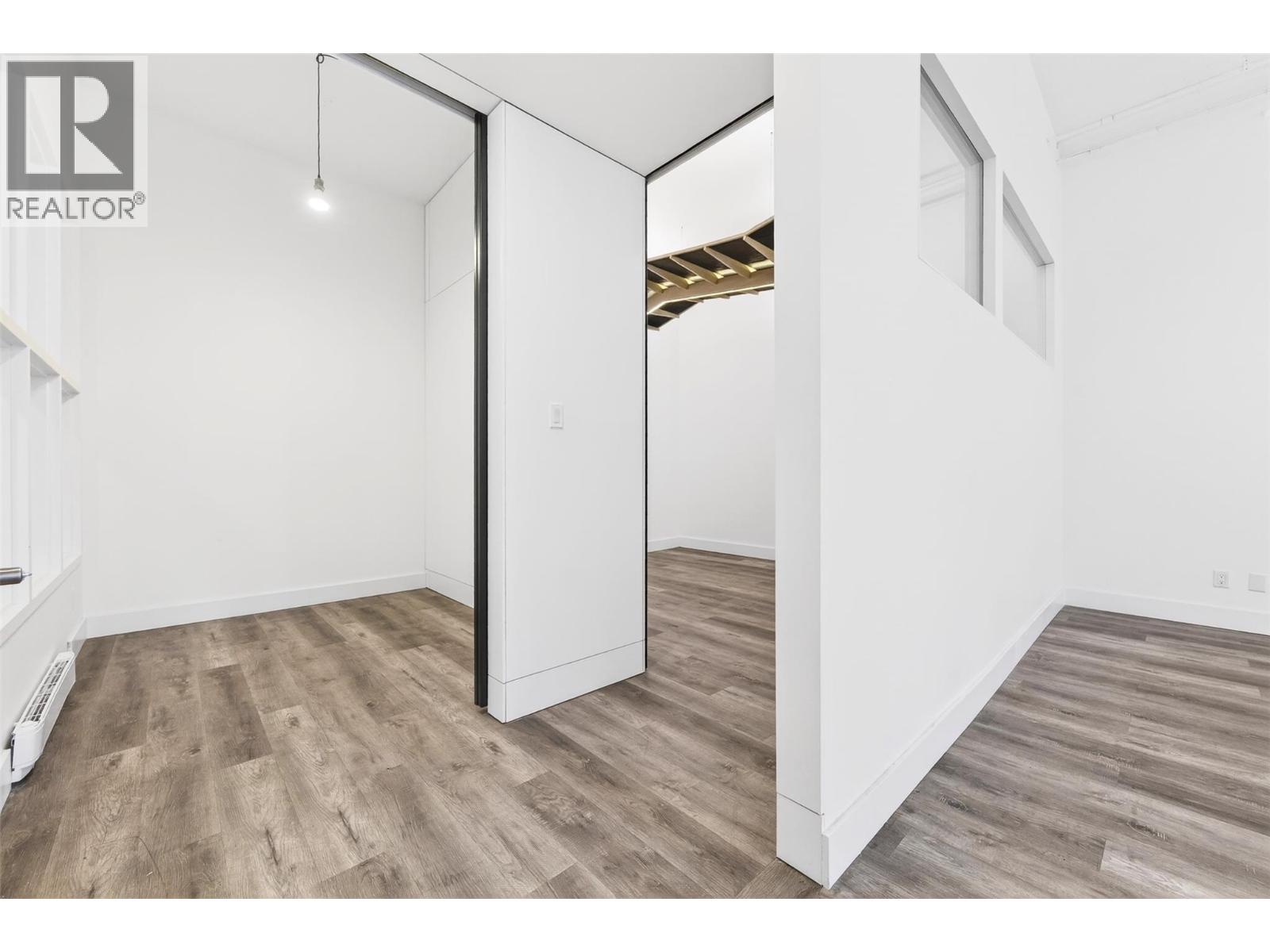 533 Baker Street Unit# 2 Property Photo 12