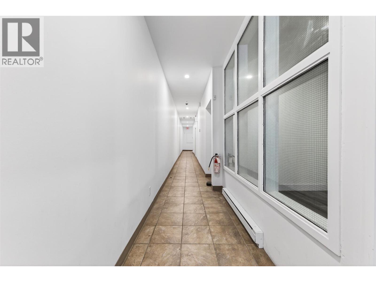 533 Baker Street Unit# 2 Property Photo 13