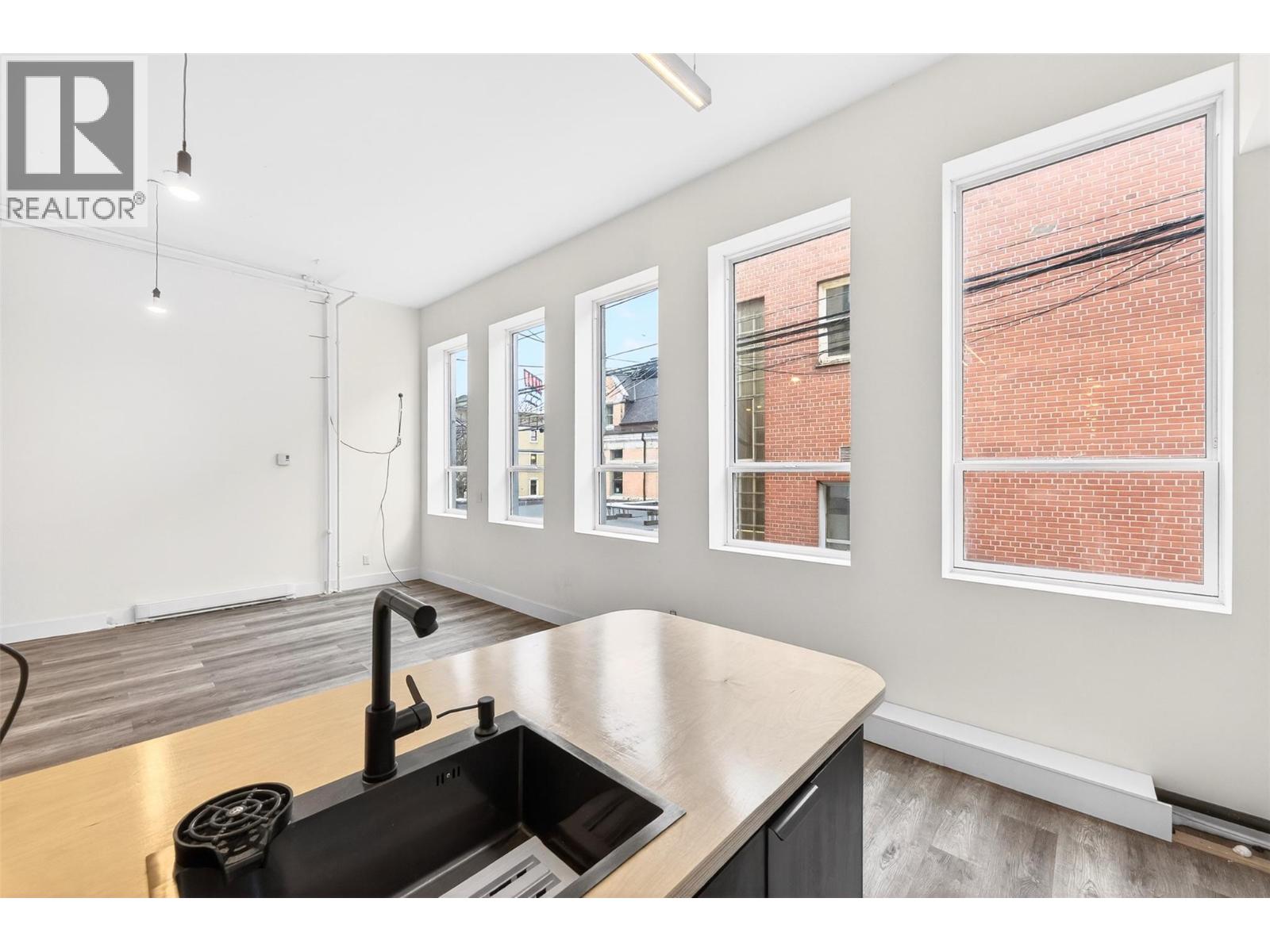 533 Baker Street Unit# 2 Property Photo 16