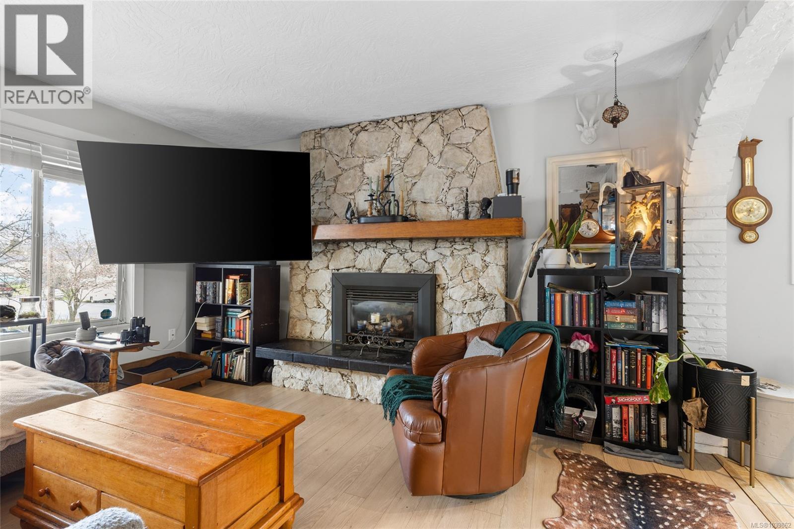 661 Marlisa Pl Property Photo 6