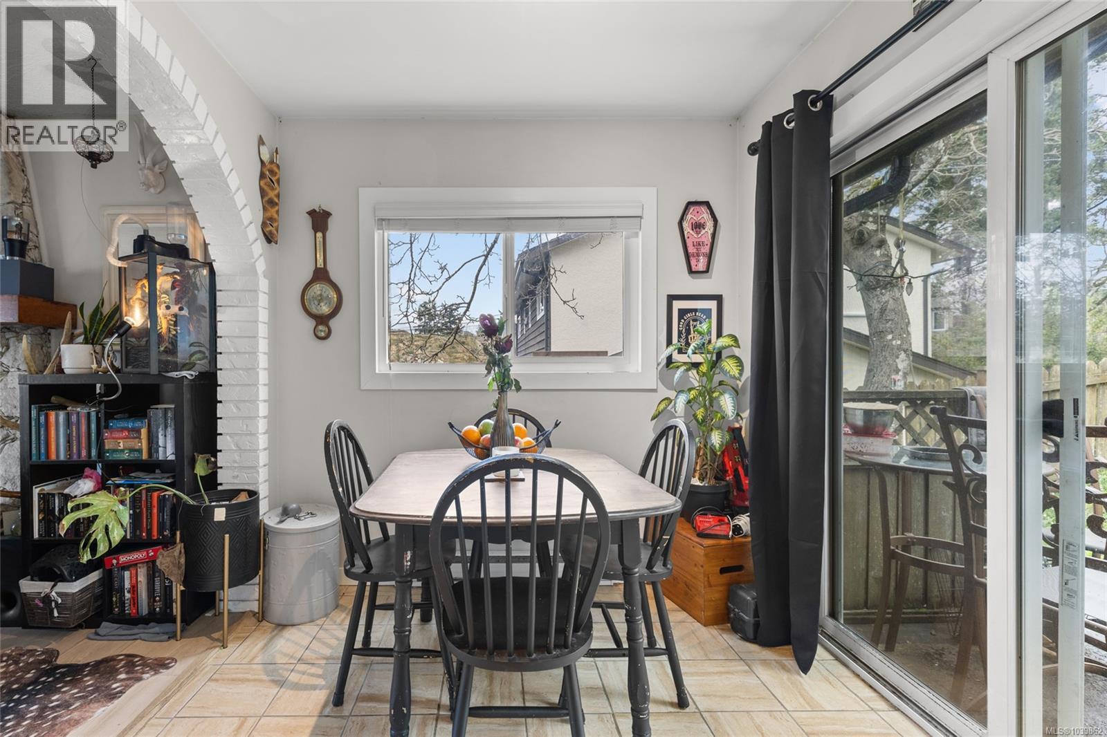 661 Marlisa Pl Property Photo 8