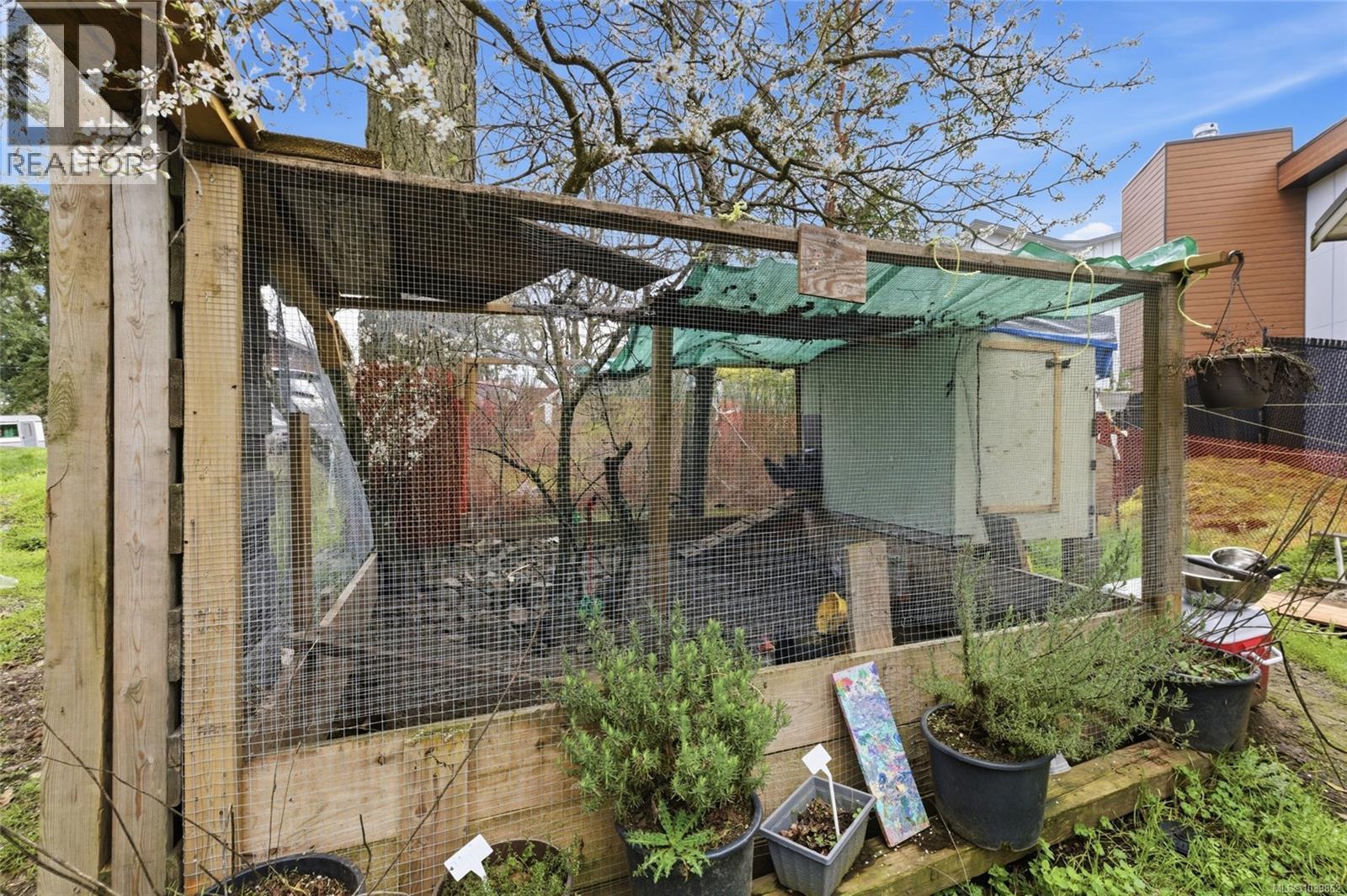 661 Marlisa Pl Property Photo 37