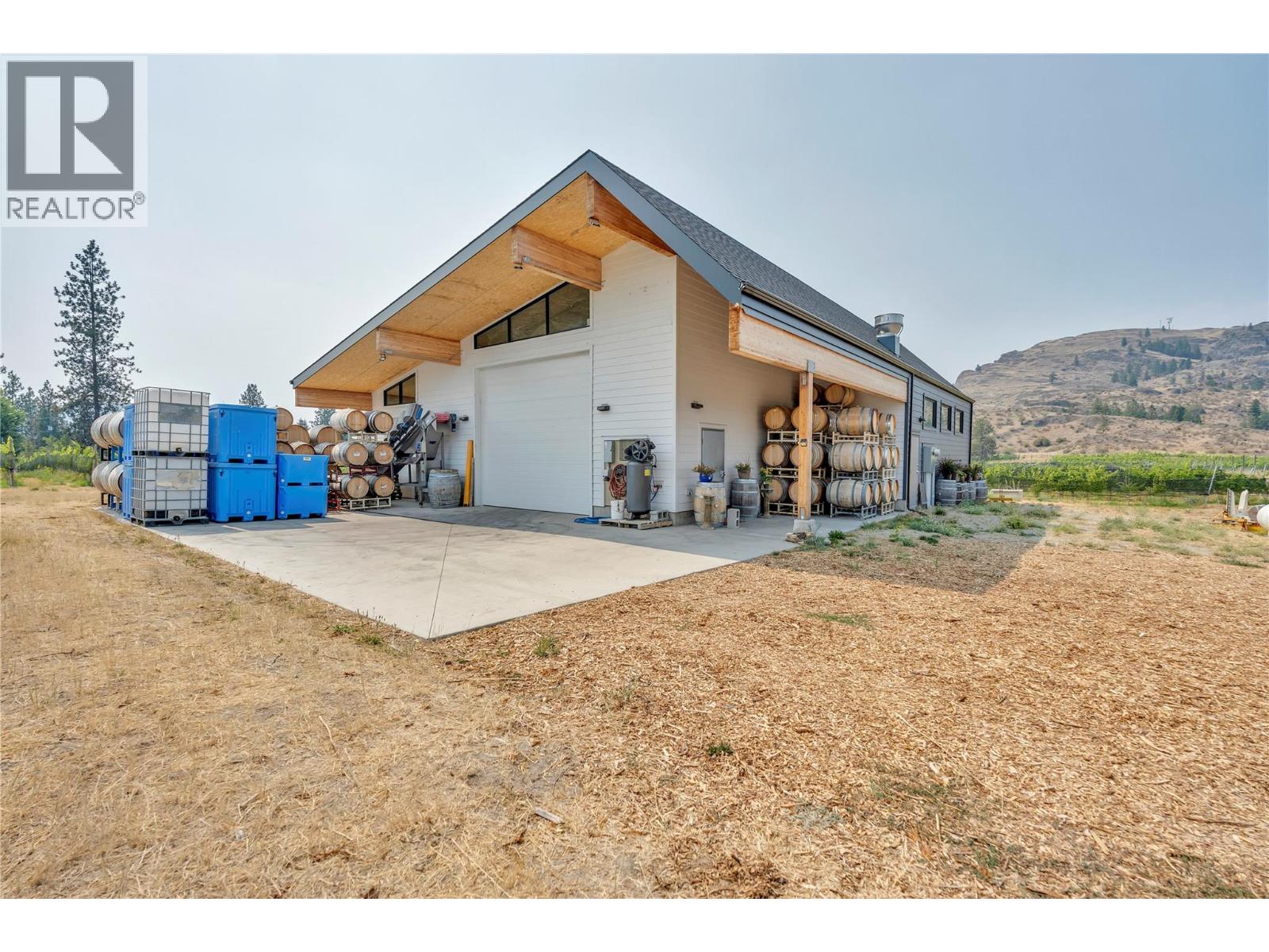 4112 Mclean Creek Road Property Photo 8