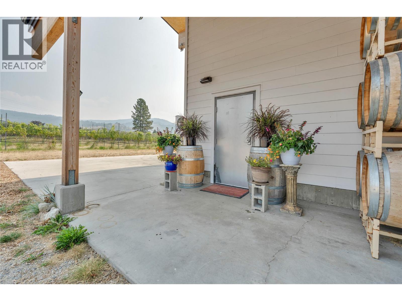 4112 Mclean Creek Road Property Photo 10