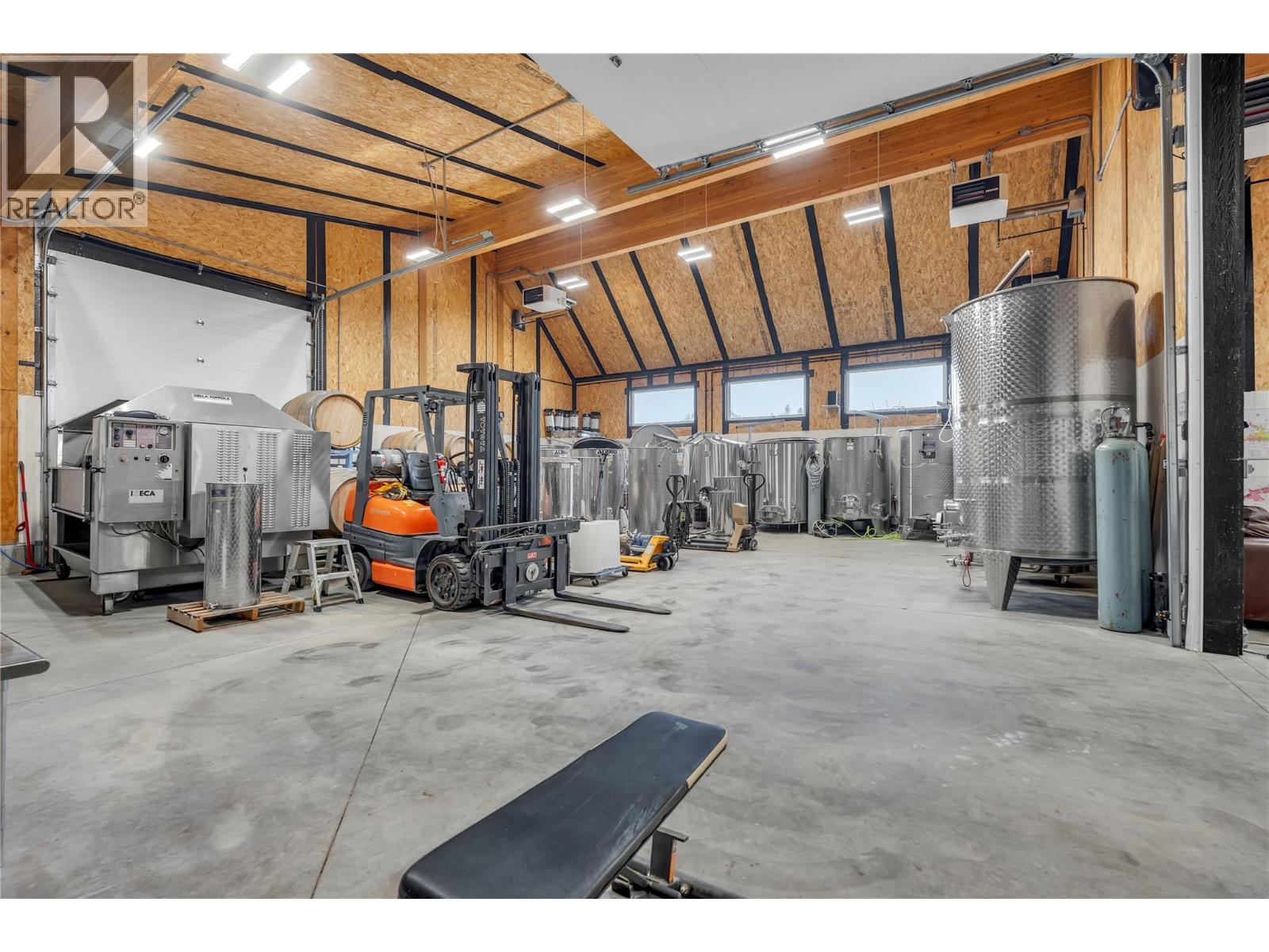 4112 Mclean Creek Road Property Photo 19
