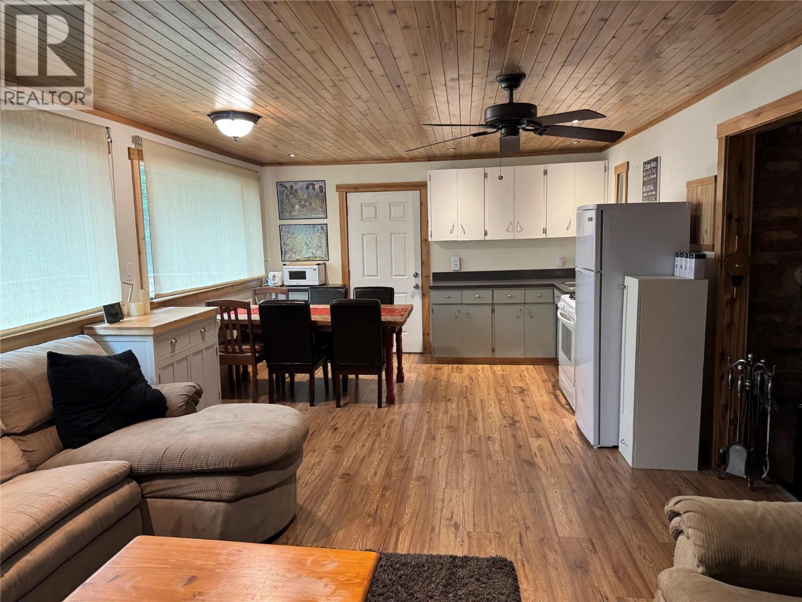 6453 Pinaus Lake Road Property Photo 4