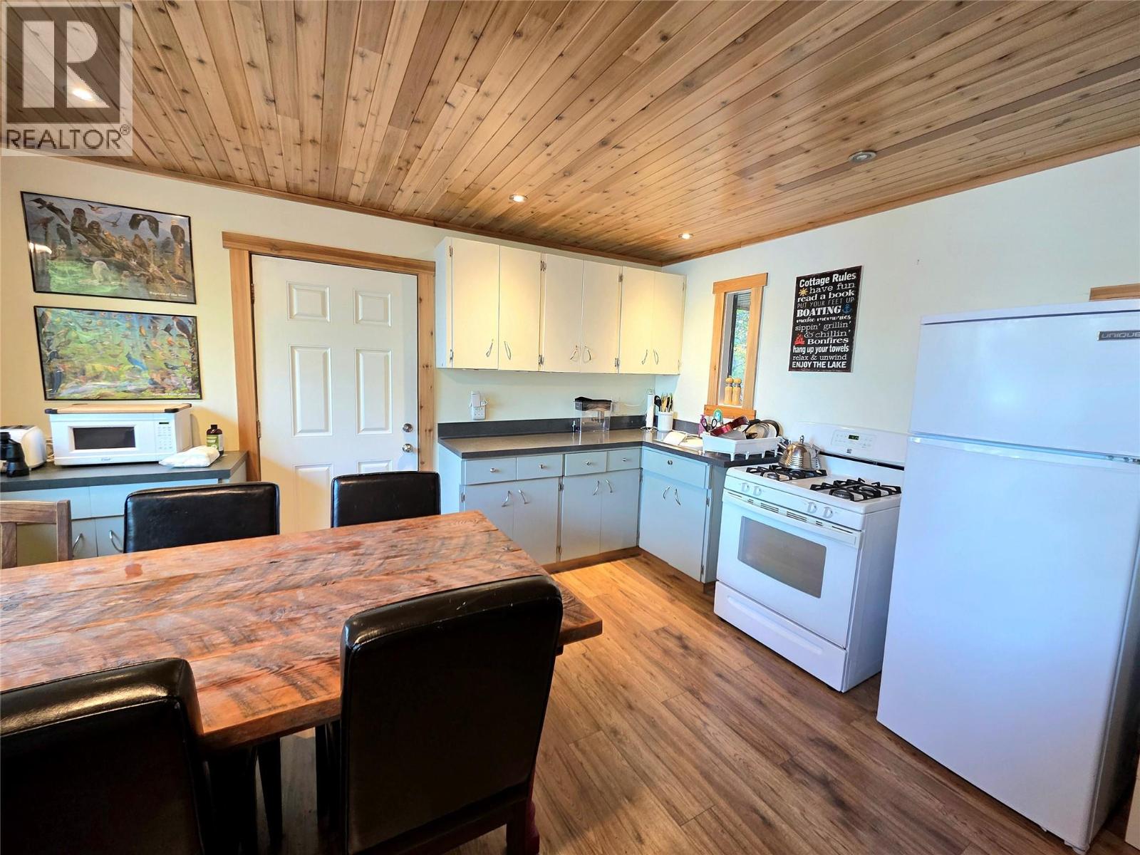 6453 Pinaus Lake Road Property Photo 6