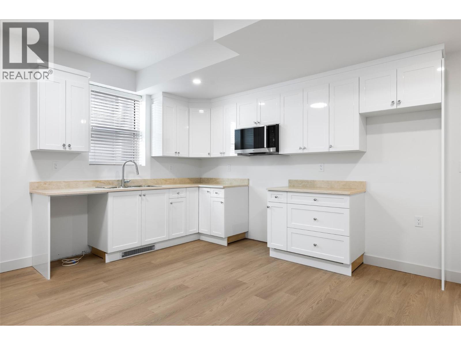 38 Rue Cheval Noir Unit# 111 Property Photo 34