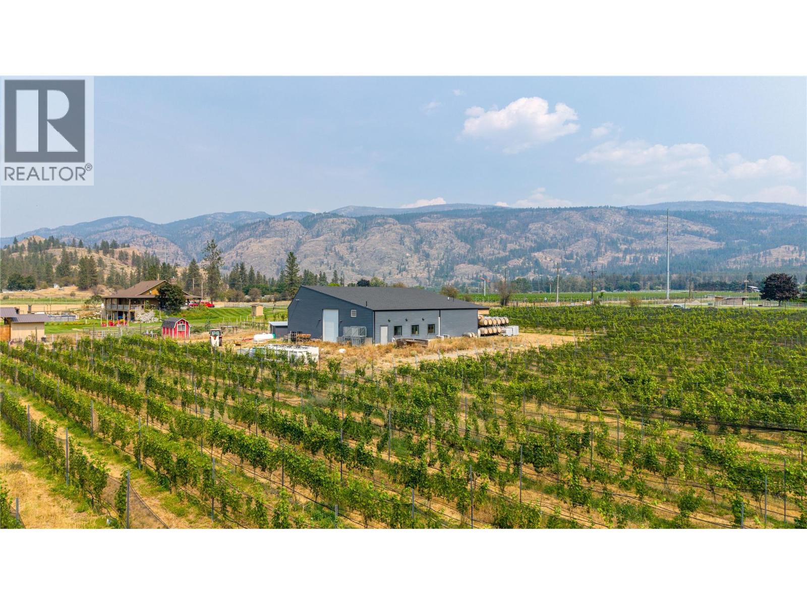 4112 McLean Creek Road Property Photo 1
