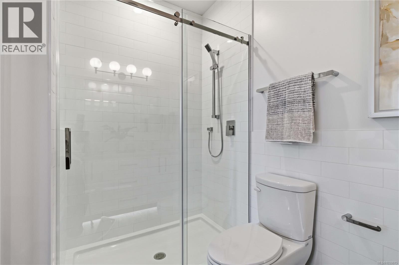 2 2312 Orchard Ave Property Photo 16