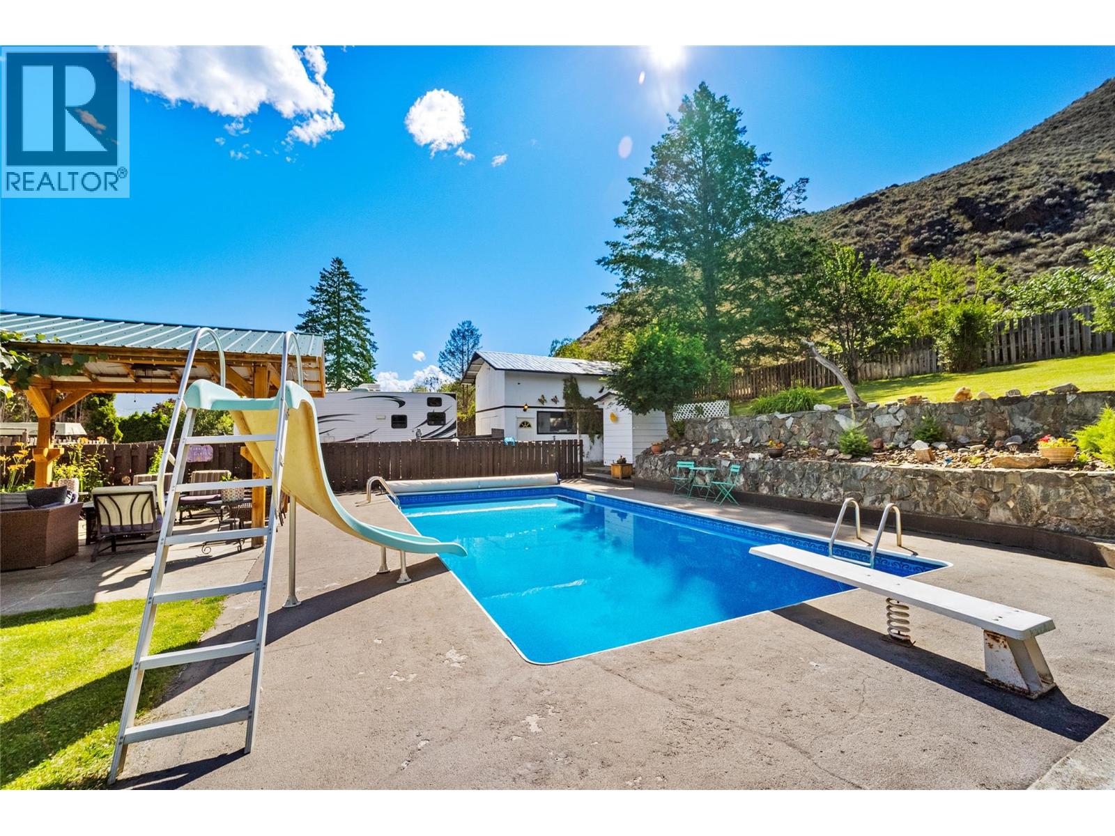 6860 Watson Drive W Property Photo 3