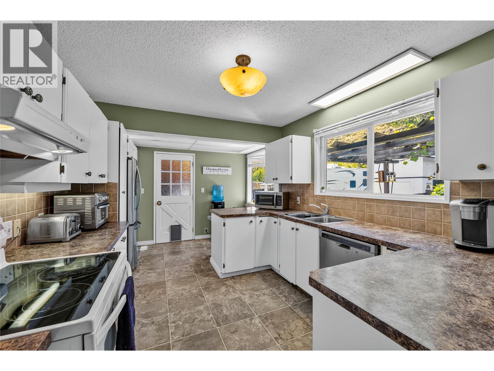 6860 Watson Drive W Property Photo 7