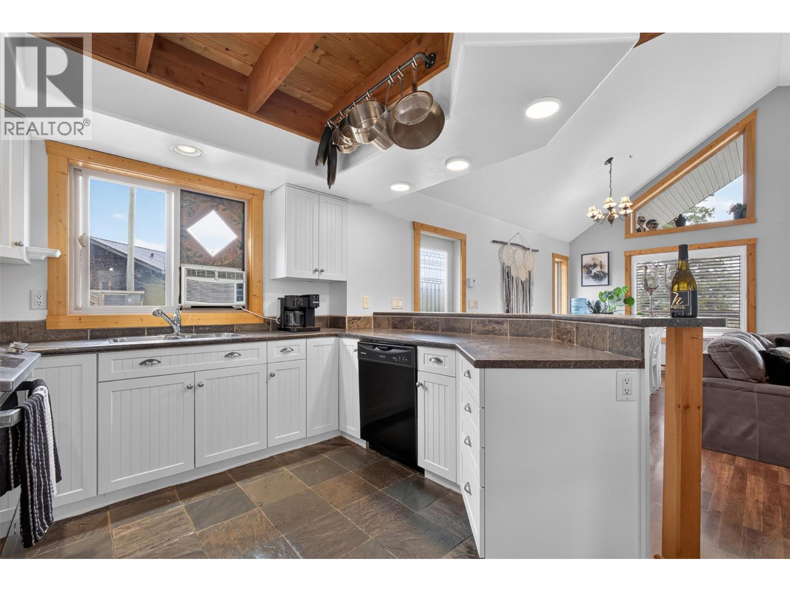 10375 Westshore Road Property Photo 18