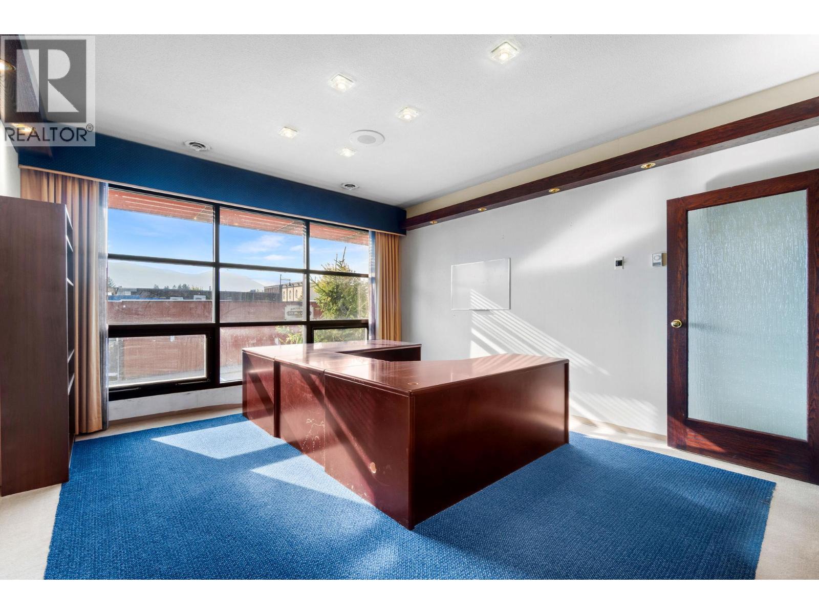 218a Broadway Street W Property Photo 9