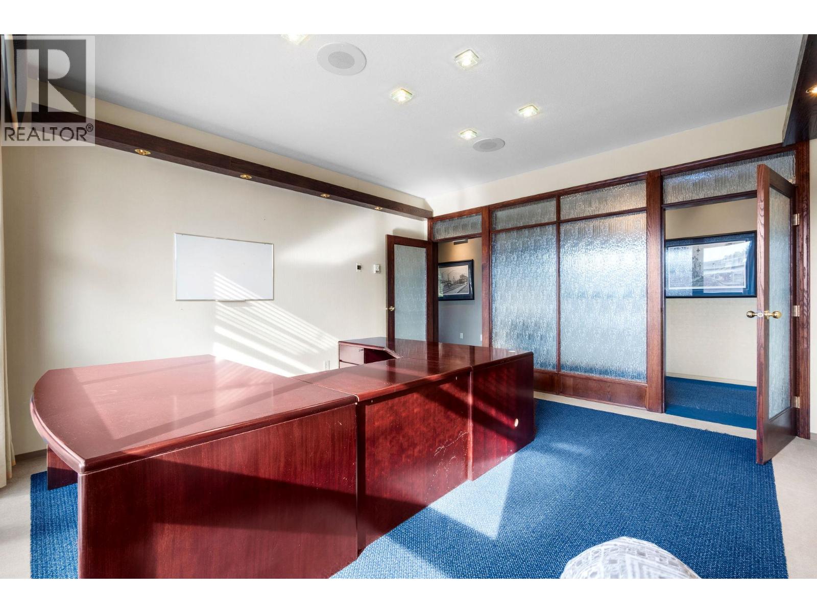 218a Broadway Street W Property Photo 10