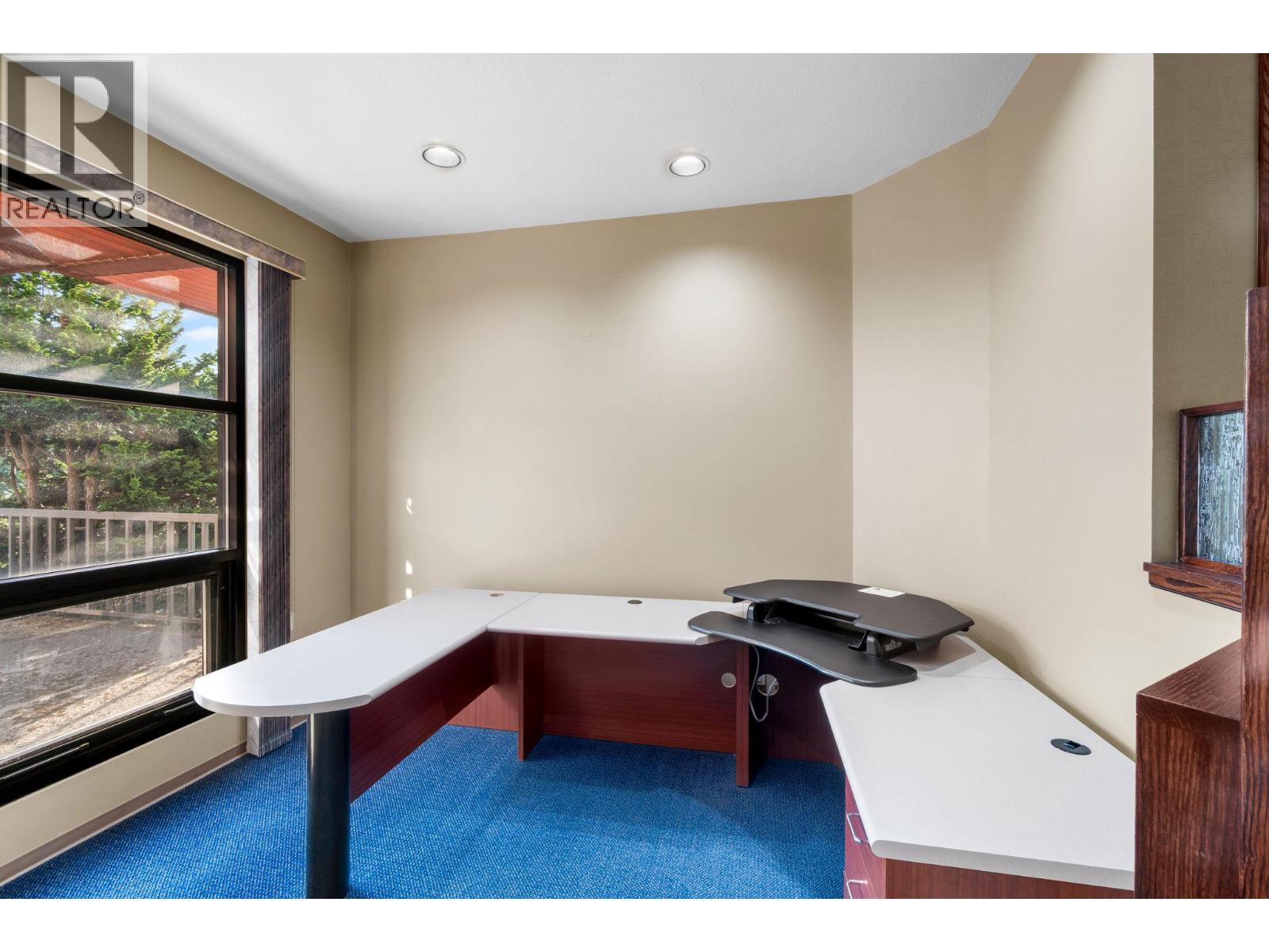 218a Broadway Street W Property Photo 16