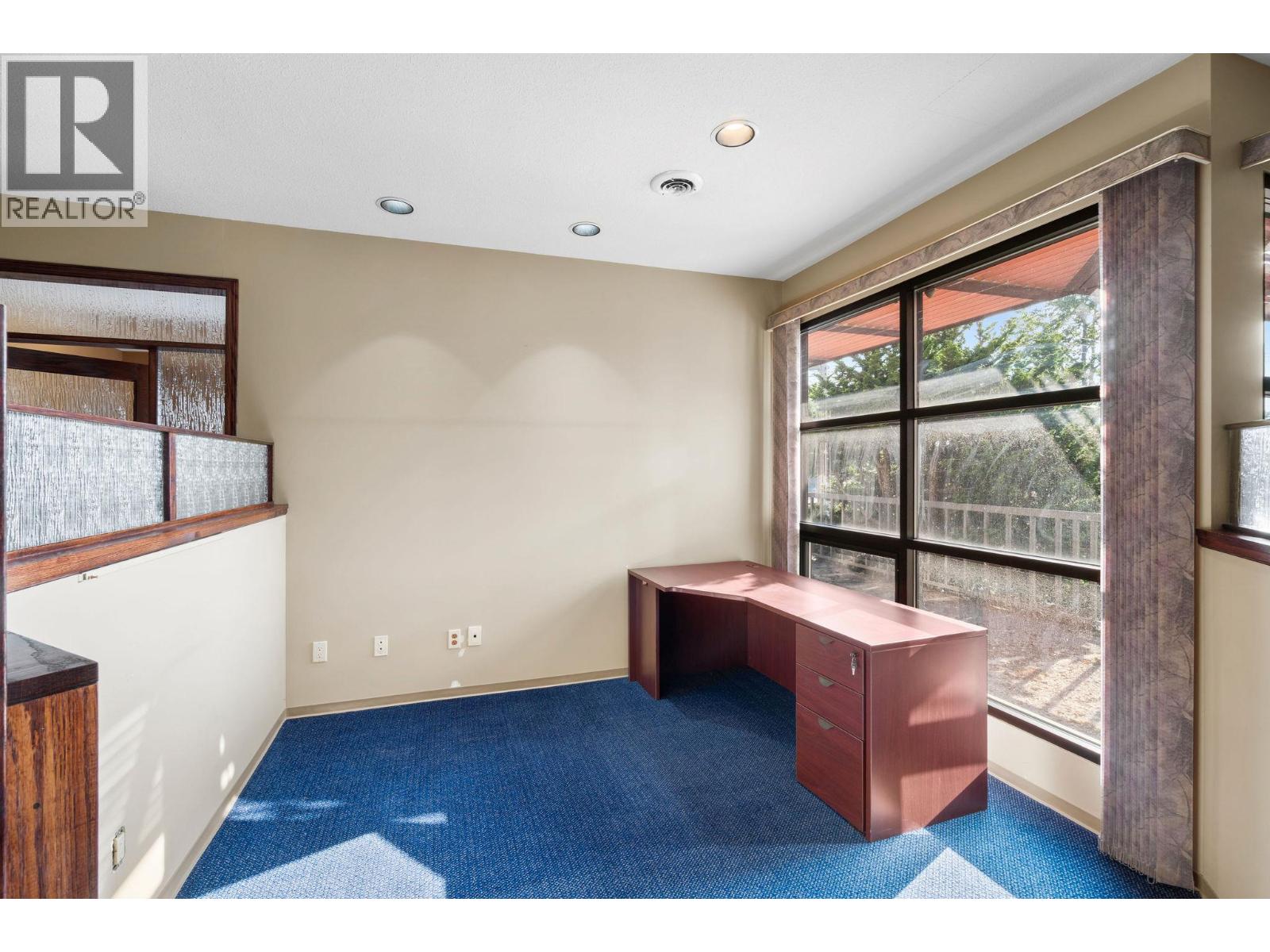 218a Broadway Street W Property Photo 17