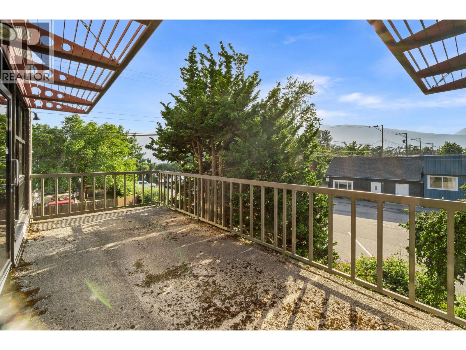 218a Broadway Street W Property Photo 25